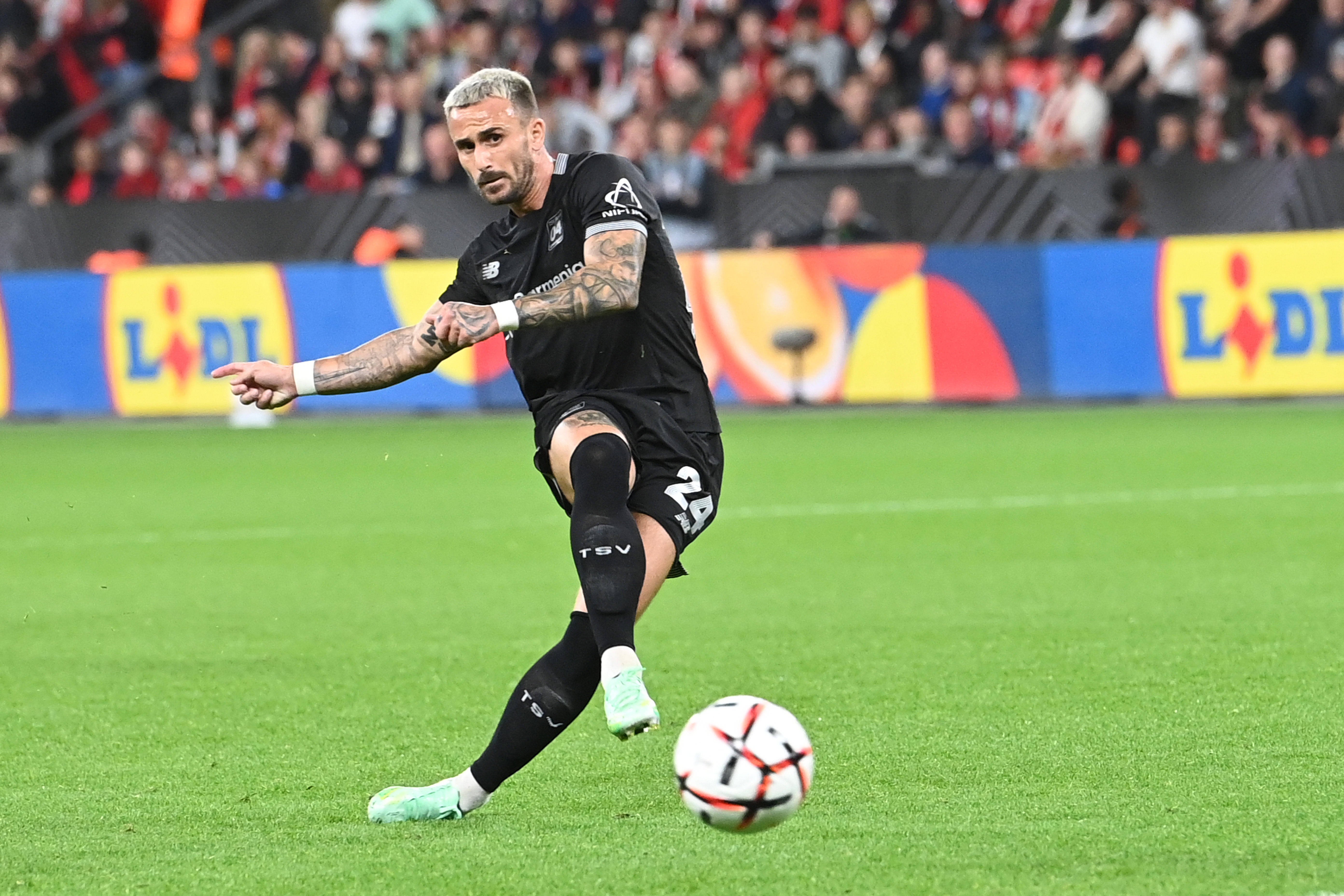 Fostul dinamovist Aleix Garcia, încă un meci senzațional! Gol și pasă de gol în Europa League, MVP pe teren