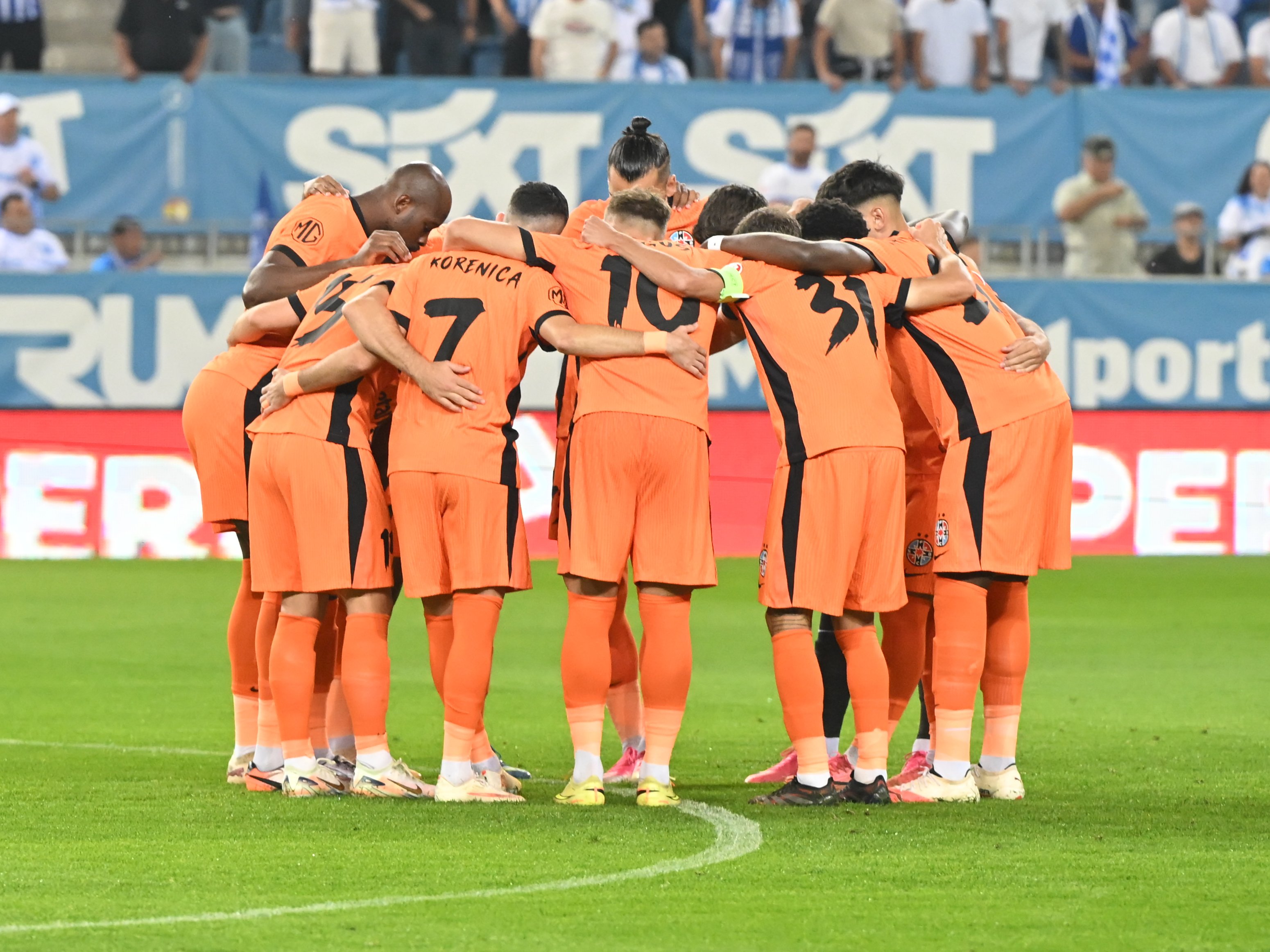 Câte schimbări a făcut FCSB la pauza meciului cu Universitatea Craiova
