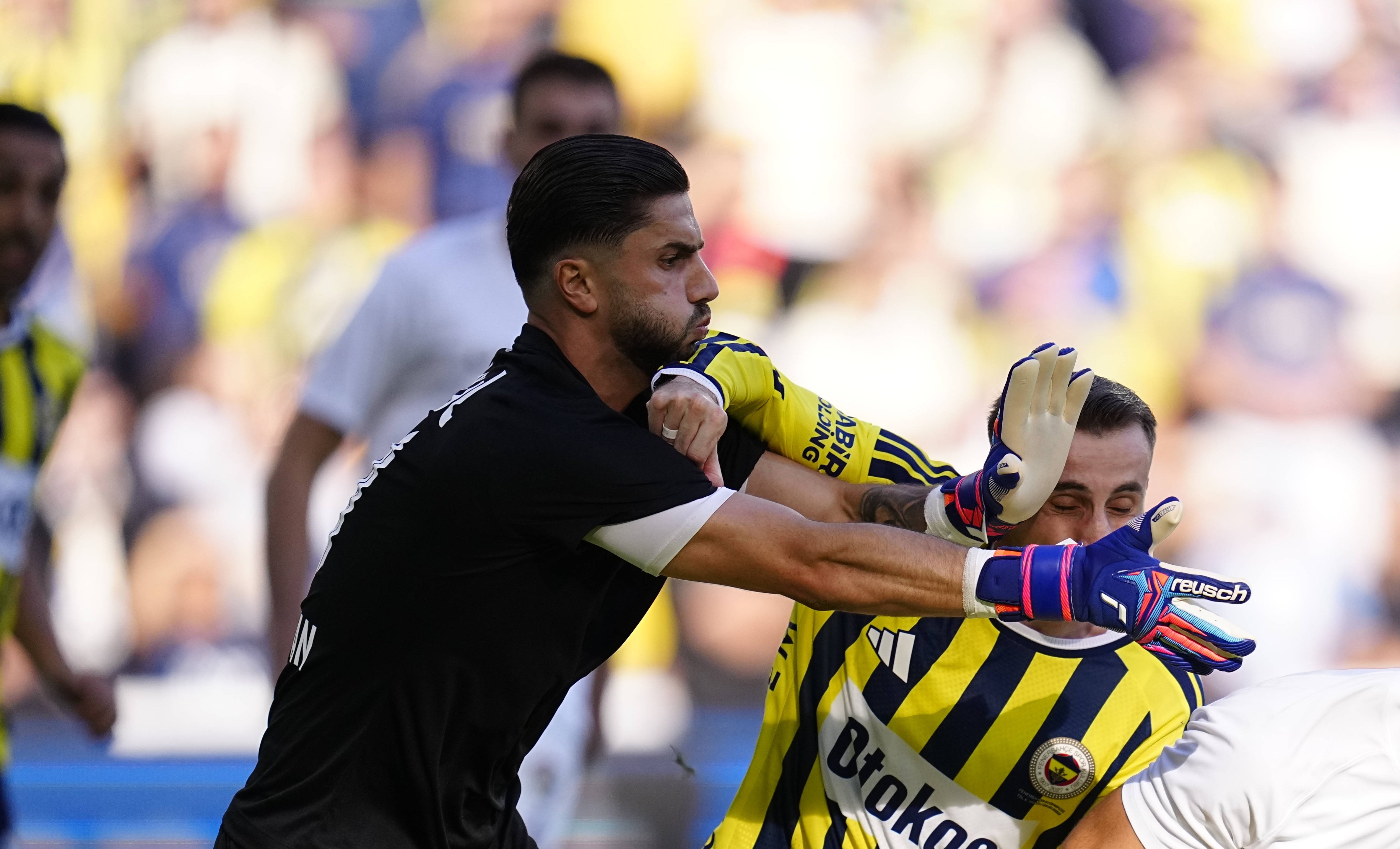 Șocant! Nota lui Horațiu Moldovan după ce Fenerbahce i-a ciuruit poarta în prima repriză. Antrenorul l-a schimbat la pauză