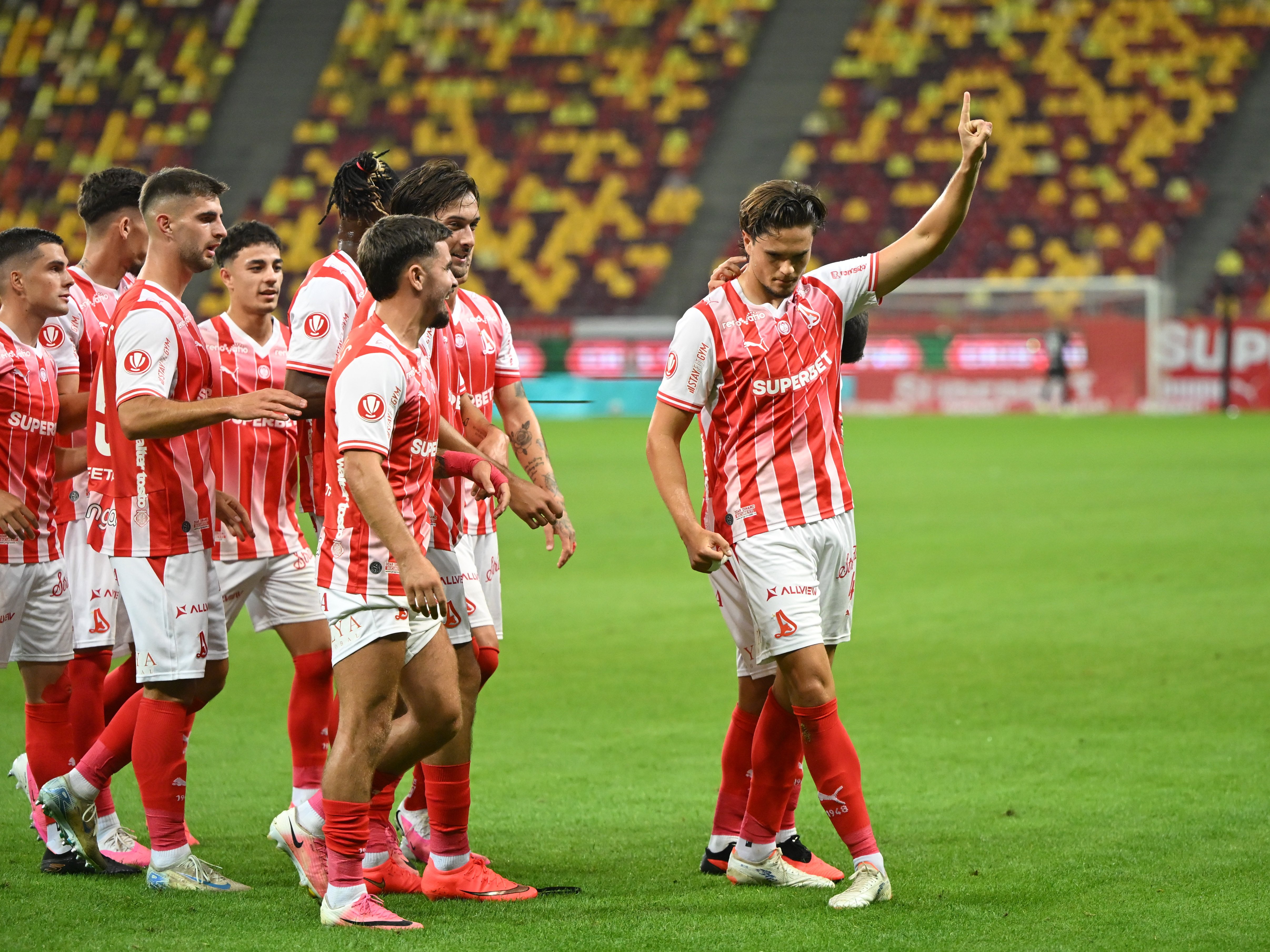 Dinamo - Farul Constanța 2-0, ACUM pe Sport.ro. Mărginean, la prima reușită din sezon