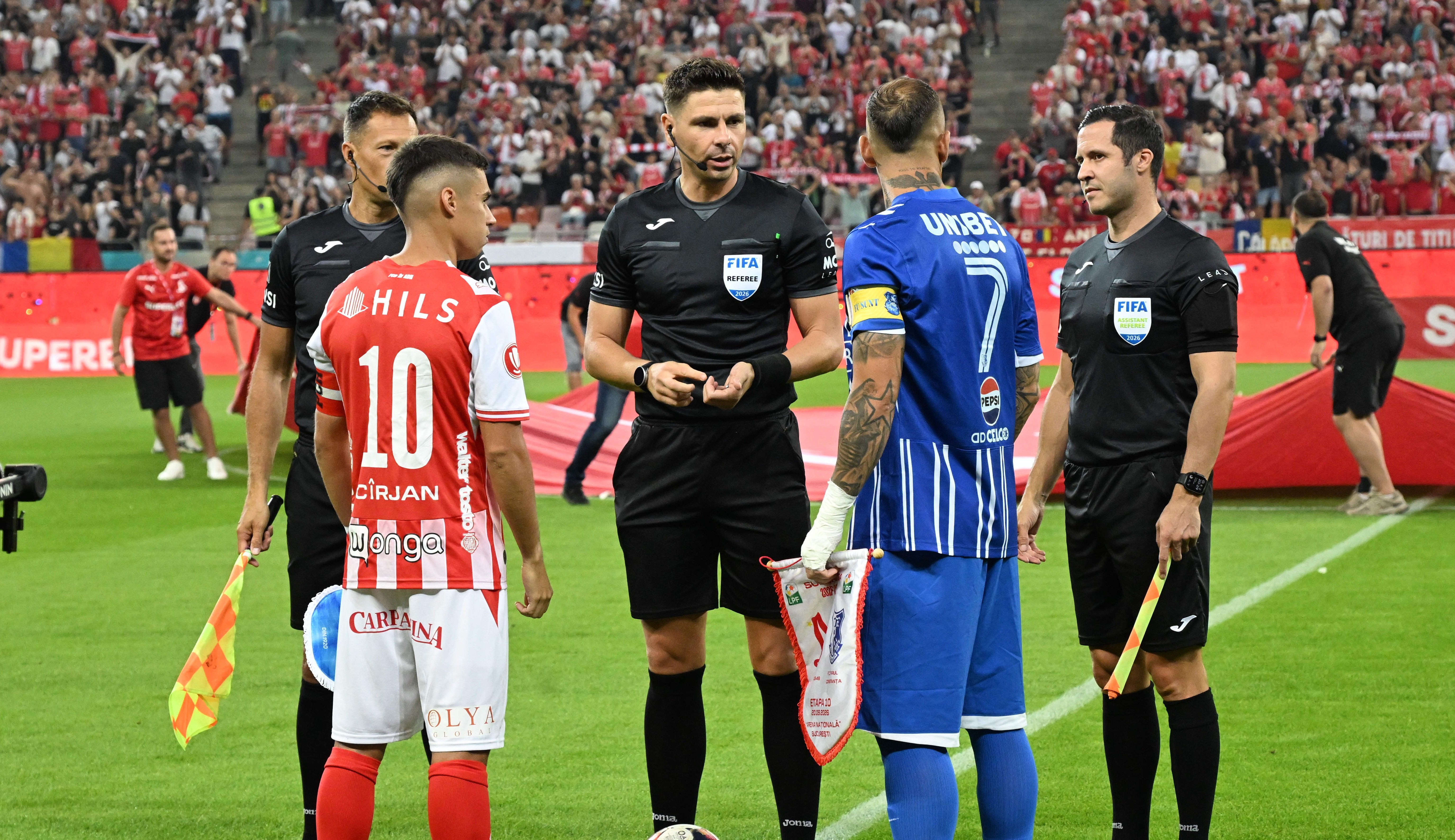S-a lăsat cu bătaie la vestiare la Dinamo - Farul! Alibec l-a făcut KO pe Opruț și a luat cartonaș roșu