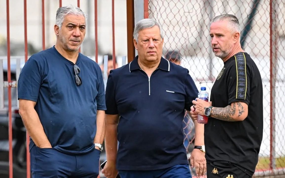 Ce veste pentru Reghecampf și Gigi Becali! Arabii i-au cerut antrenorului banii pe tot contractul ca să-l lase la FCSB!