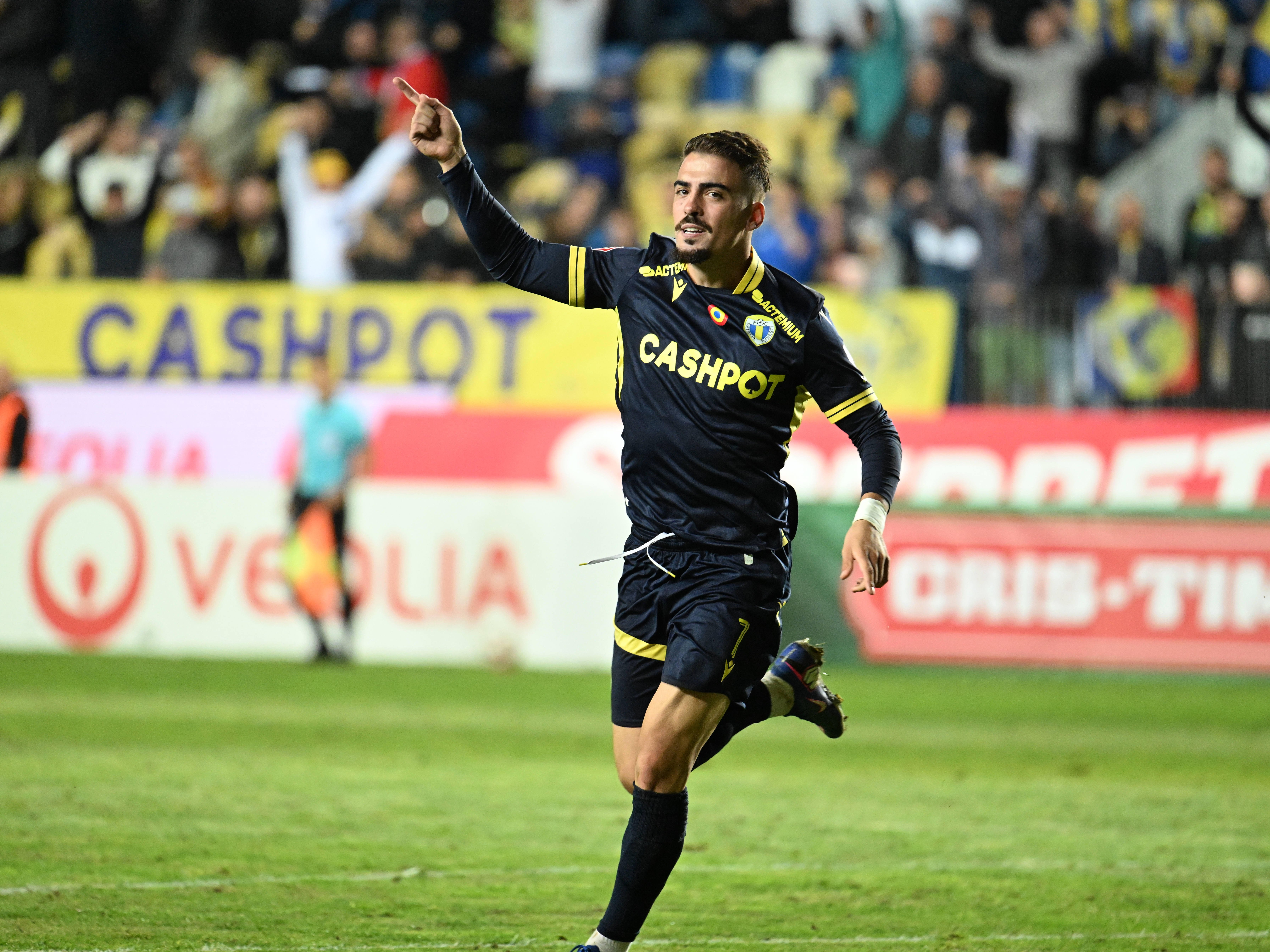 Petrolul - Csikszereda 2-0, ACUM pe Sport.ro. Papp dublează avantajul pe tabelă