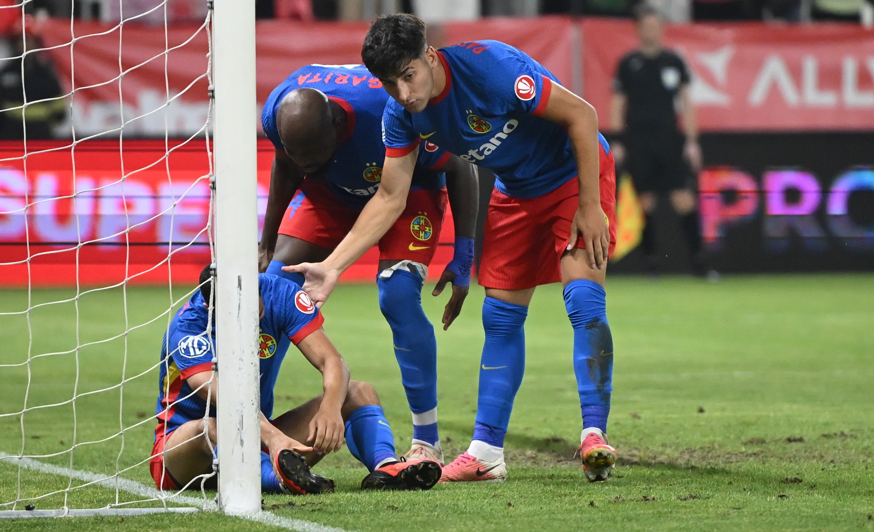 OUT de la FCSB? Dinamo a dat răspunsul după ce Becali a anunțat că e gata să-și vândă starul rivalelor din Liga 1: ”Negociem!”