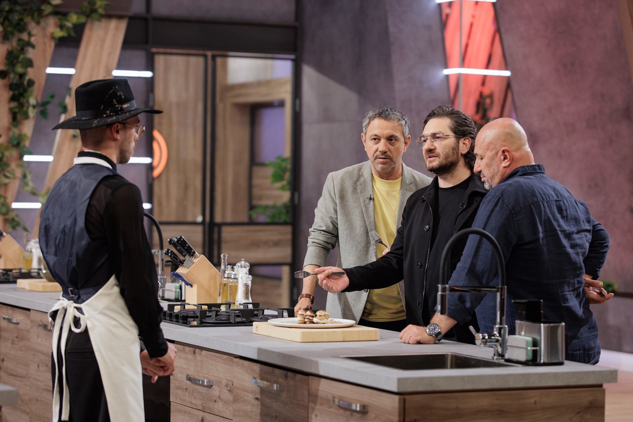 Mărturisire tulburătoare, în această seară, la MasterChef! Mara Ognean: "Mă înfometam! Mâncam un piept de pui cu roșii la trei zile"