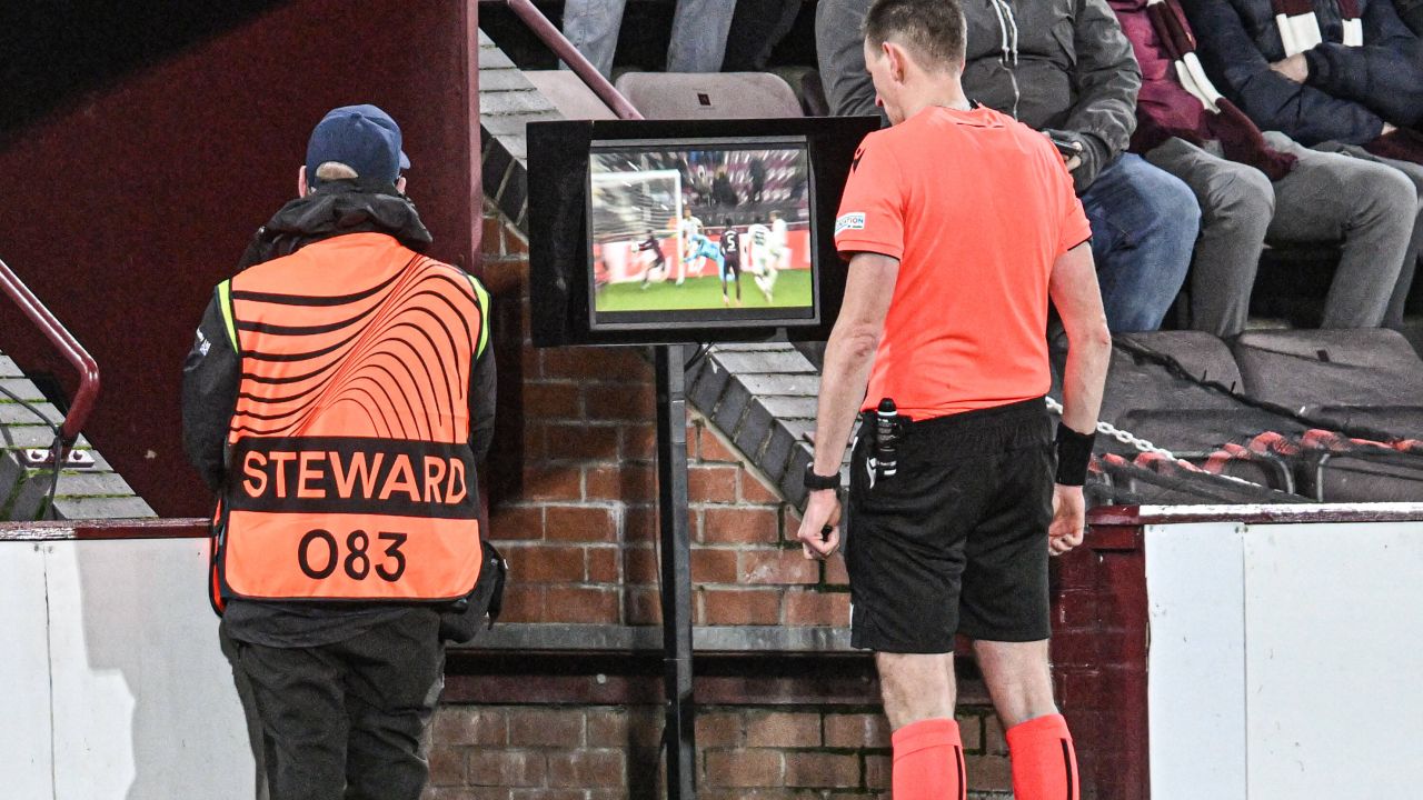 Delegare cu ghinion? Ce arbitru a trimis UEFA la Suedia - România, în Liga Națiunilor