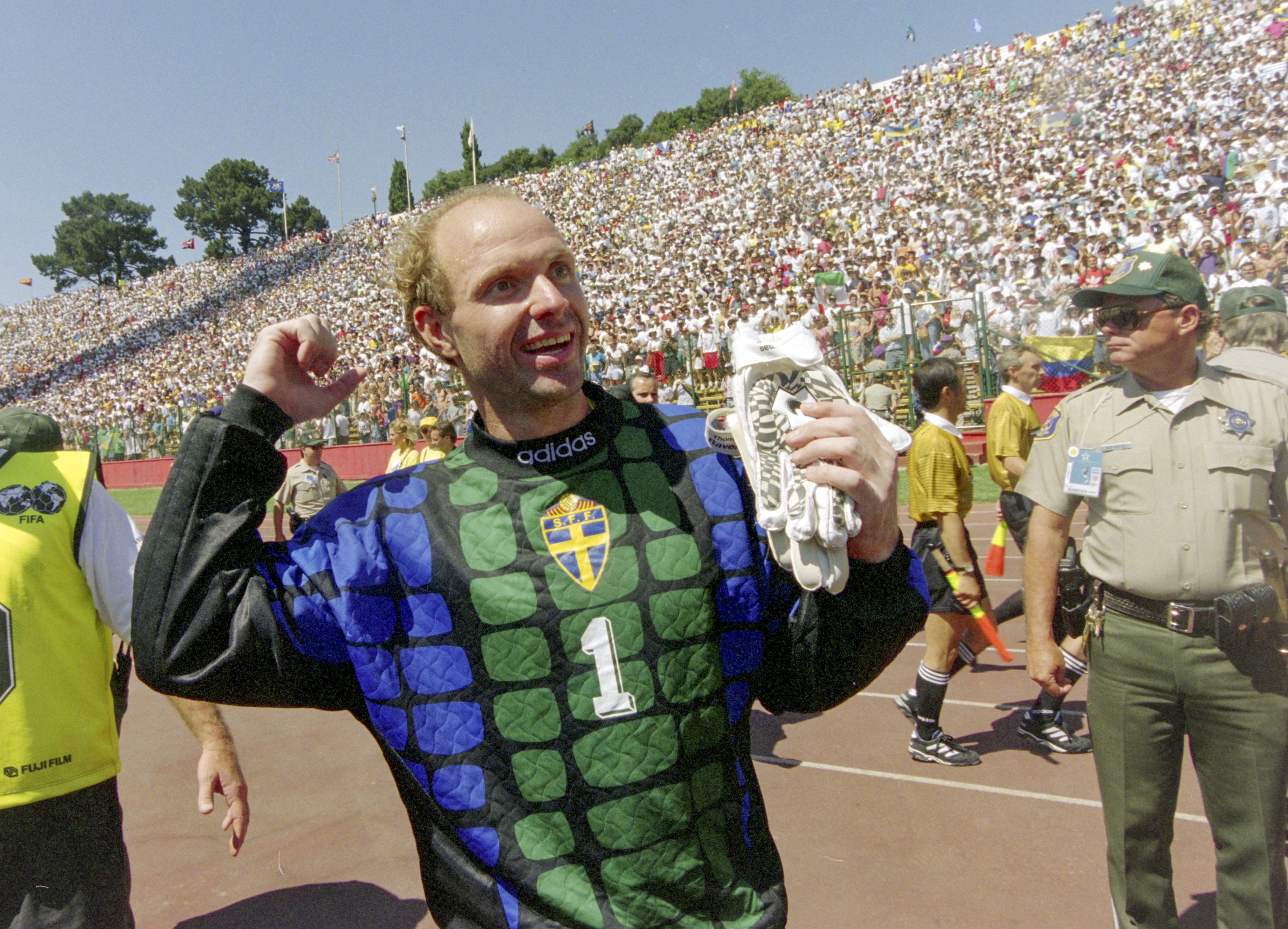 Ravelli 1994 imago1082237794h