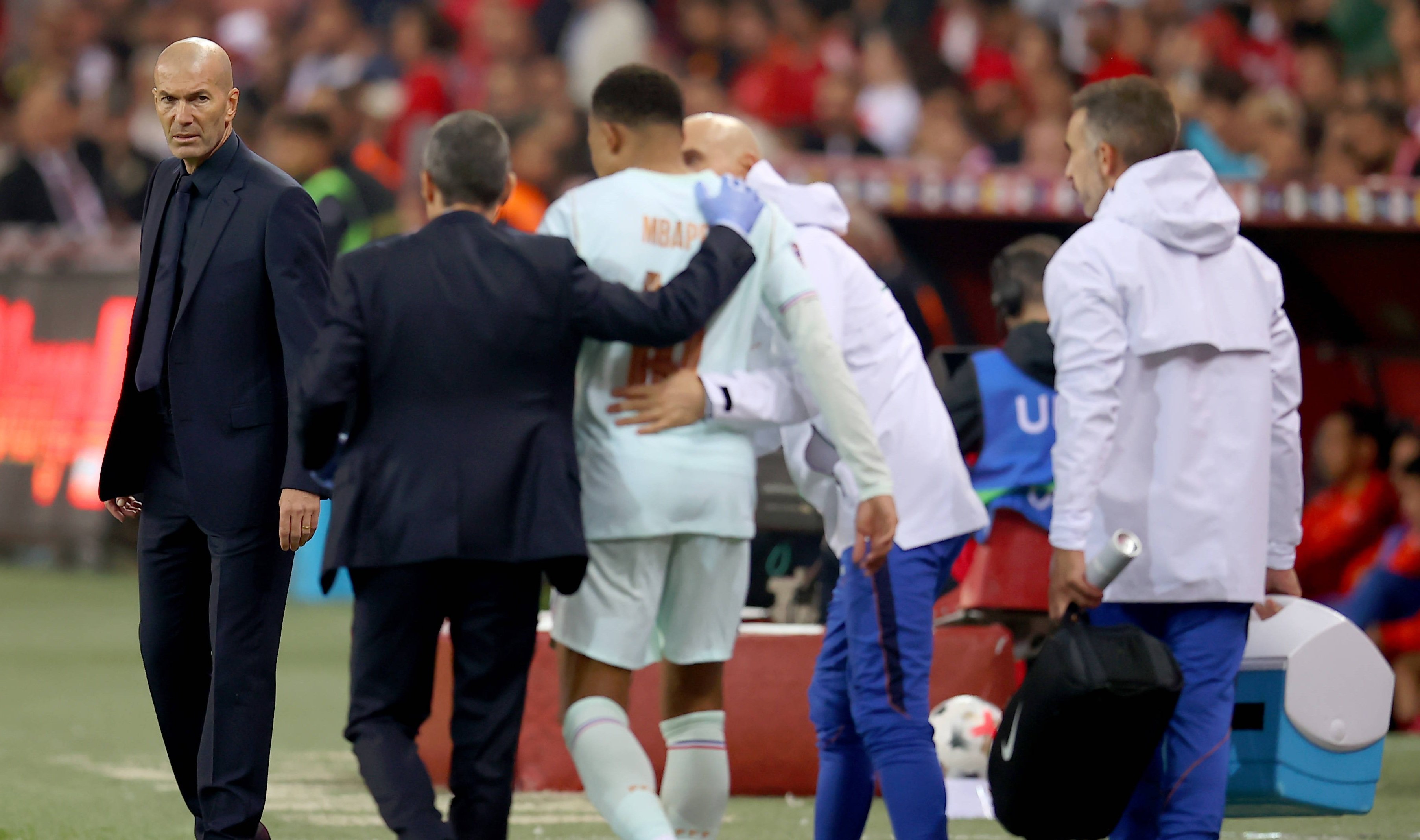 Ghinion uriaș la debutul lui Zinedine Zidane! Kylian Mbappe s-a accidentat grav