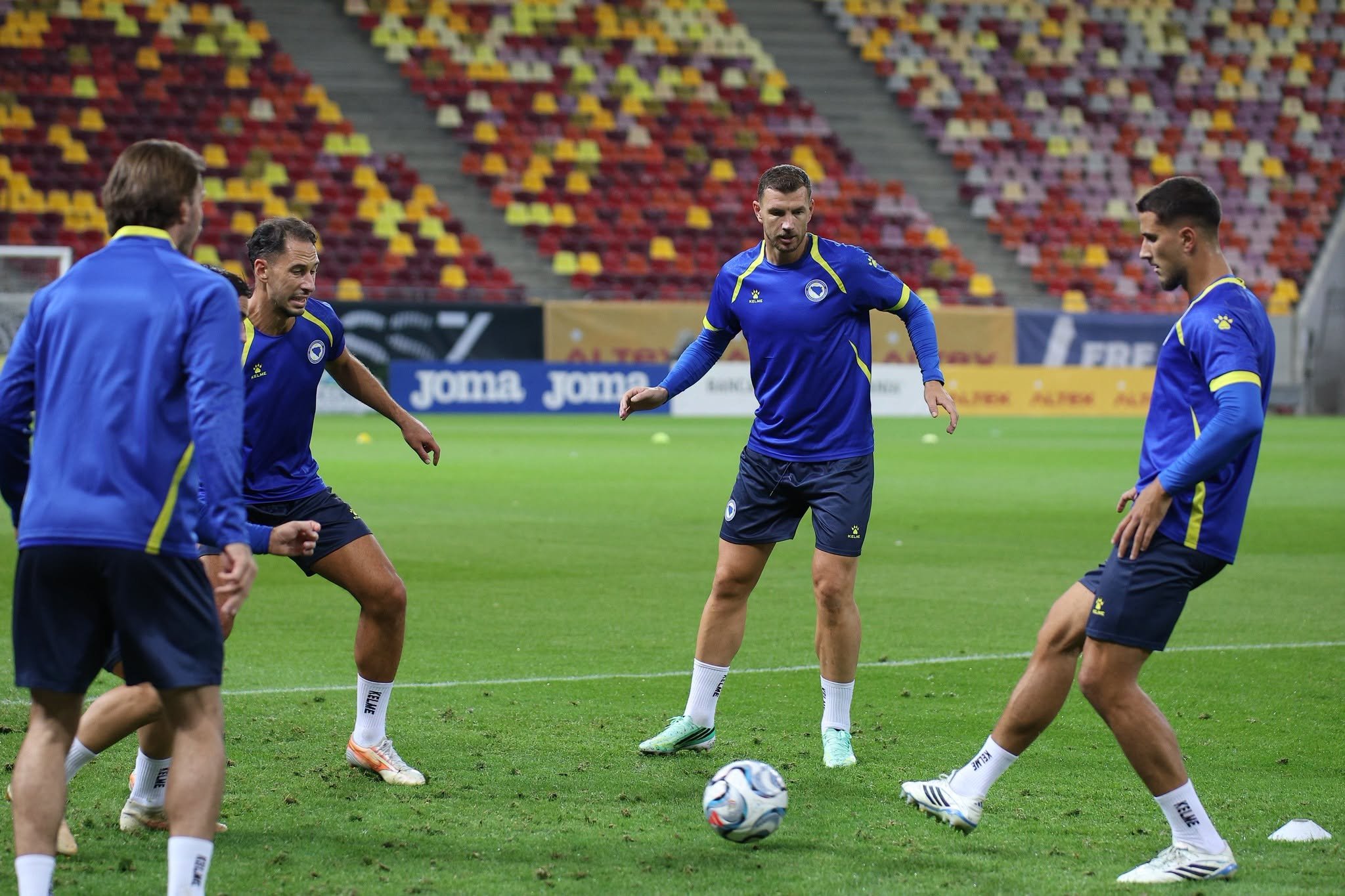 Edin Dzeko a oferit un moment emoționant pe Arena Națională, înainte de România - Bosnia