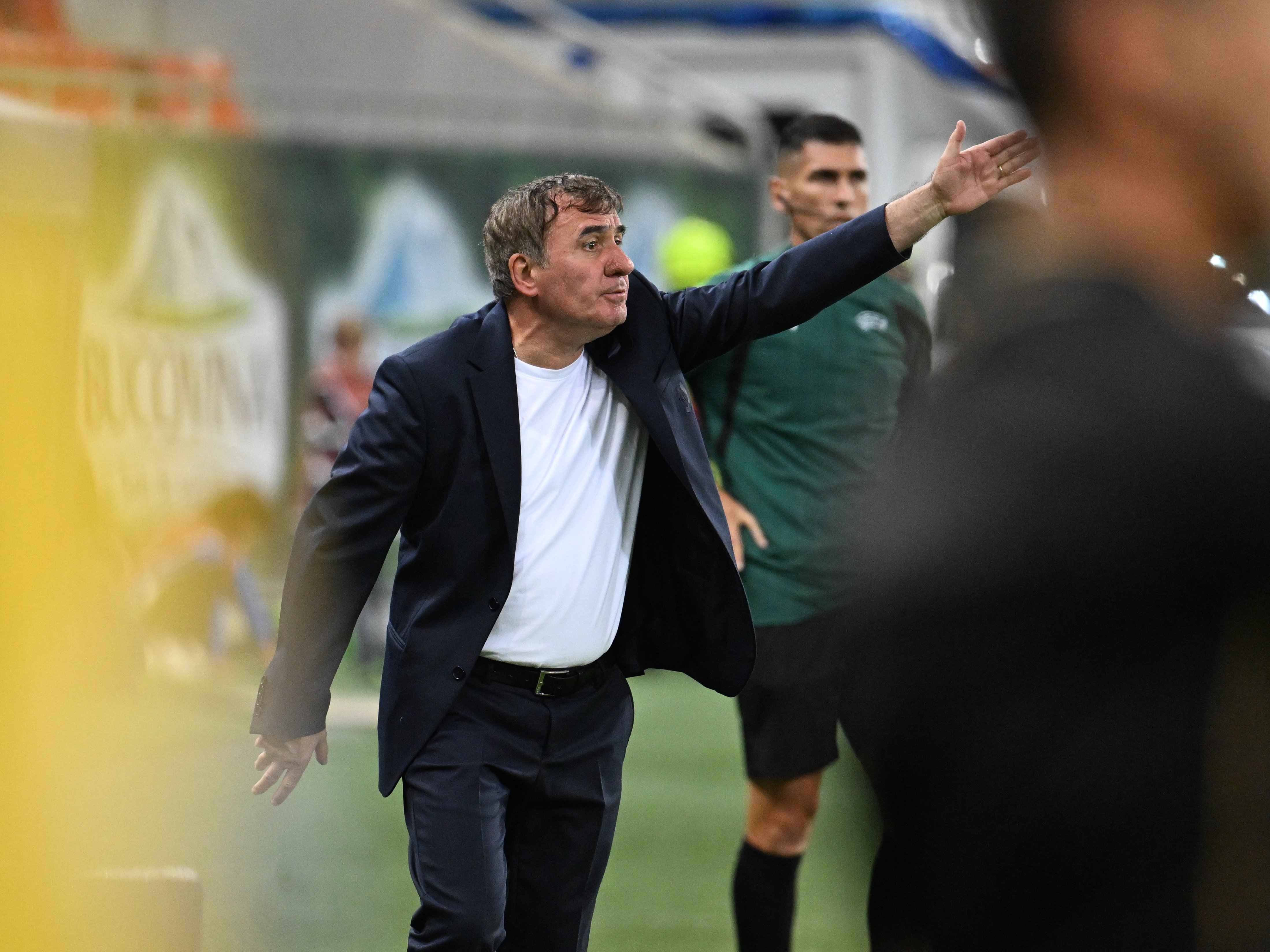 Hagi își toarnă cenușă în cap după dezastrul cu Bosnia: "E un examen, nu l-am trecut"