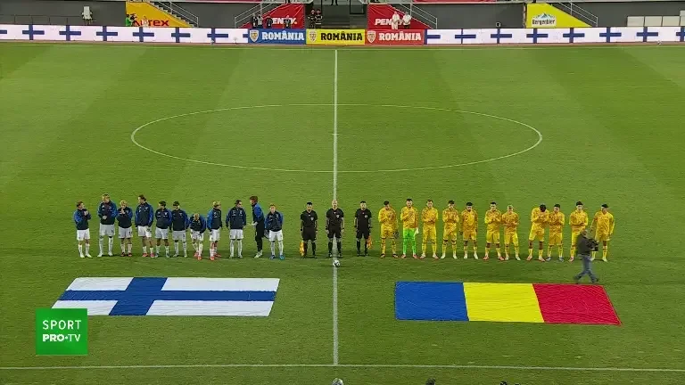 Momentul intonării imnului „Deșteaptă-te, române!” din România U21 - Finlanda U21