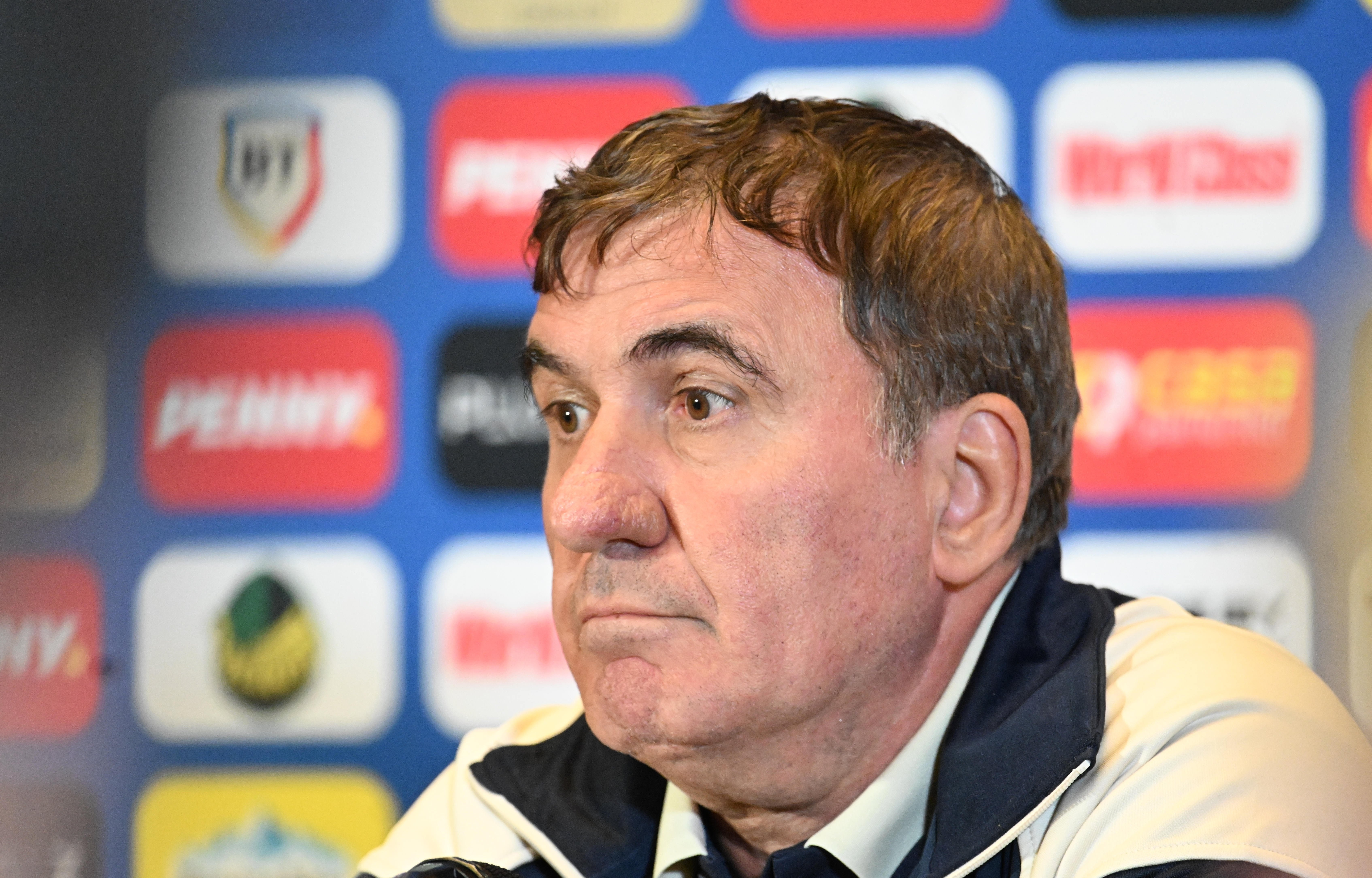 Hagi, întrebat direct: "De ce îl iei la națională? Ocupi un loc degeaba!"