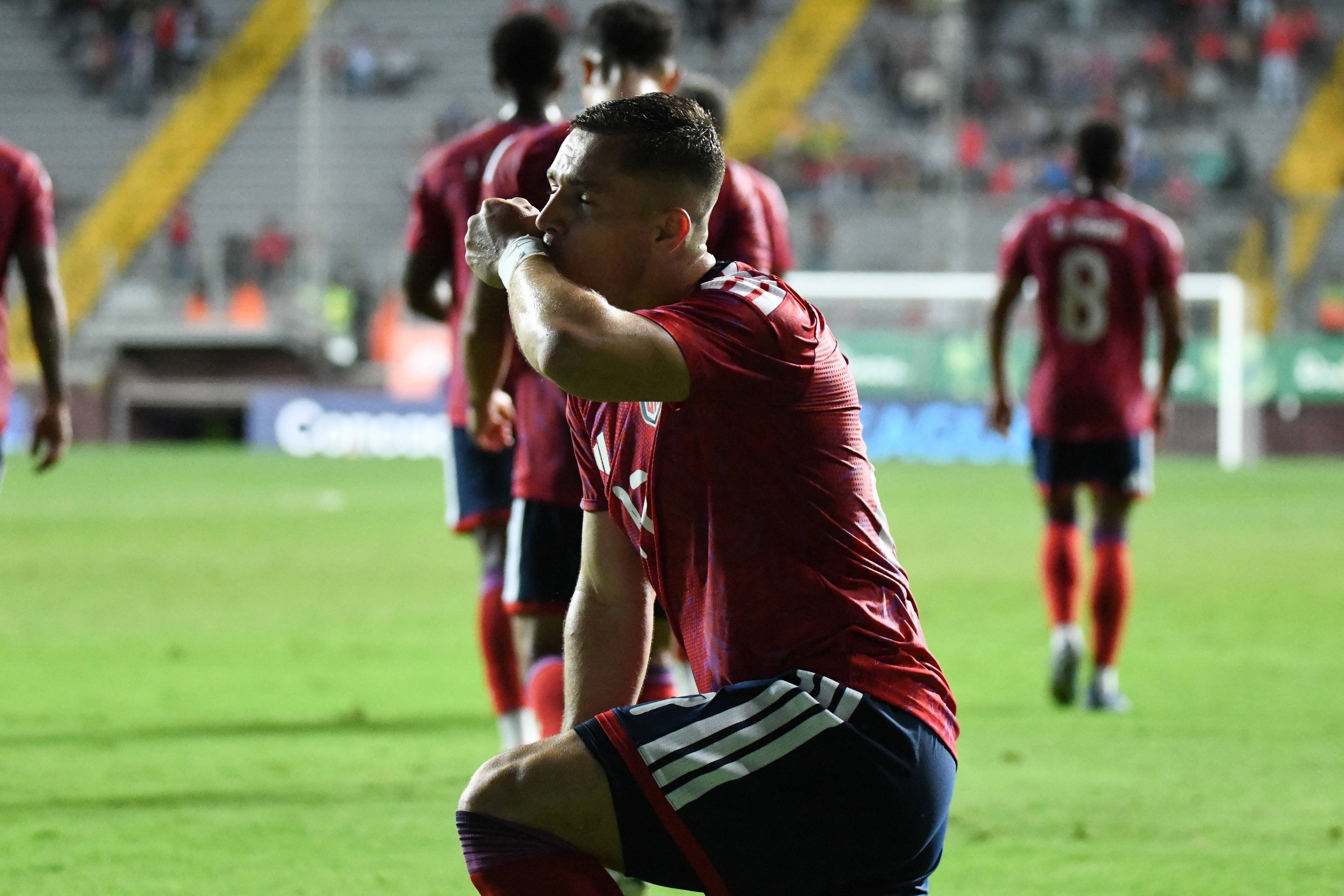 Carlos mora 3