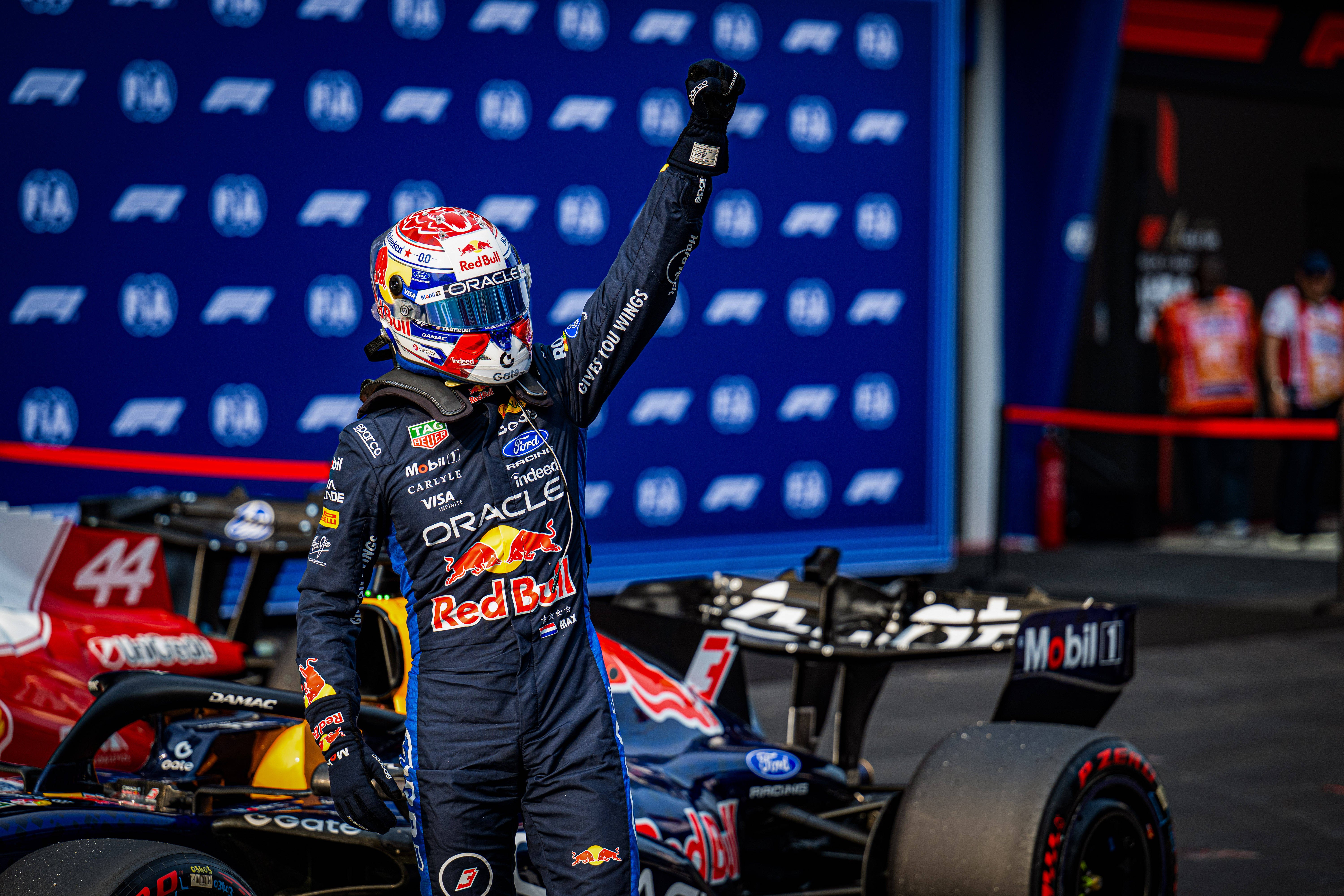 Max Verstappen, în pole position la Grand Prix-ul Bahrainului, după ce a făcut spectacol în calificări