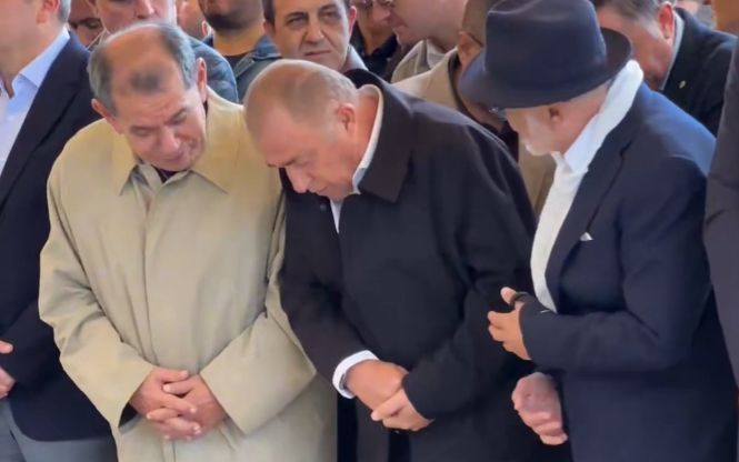 "Împăratul" a fost la înmormântare și imaginile fac înconjurul lumii: "E prima dată când văd așa ceva"