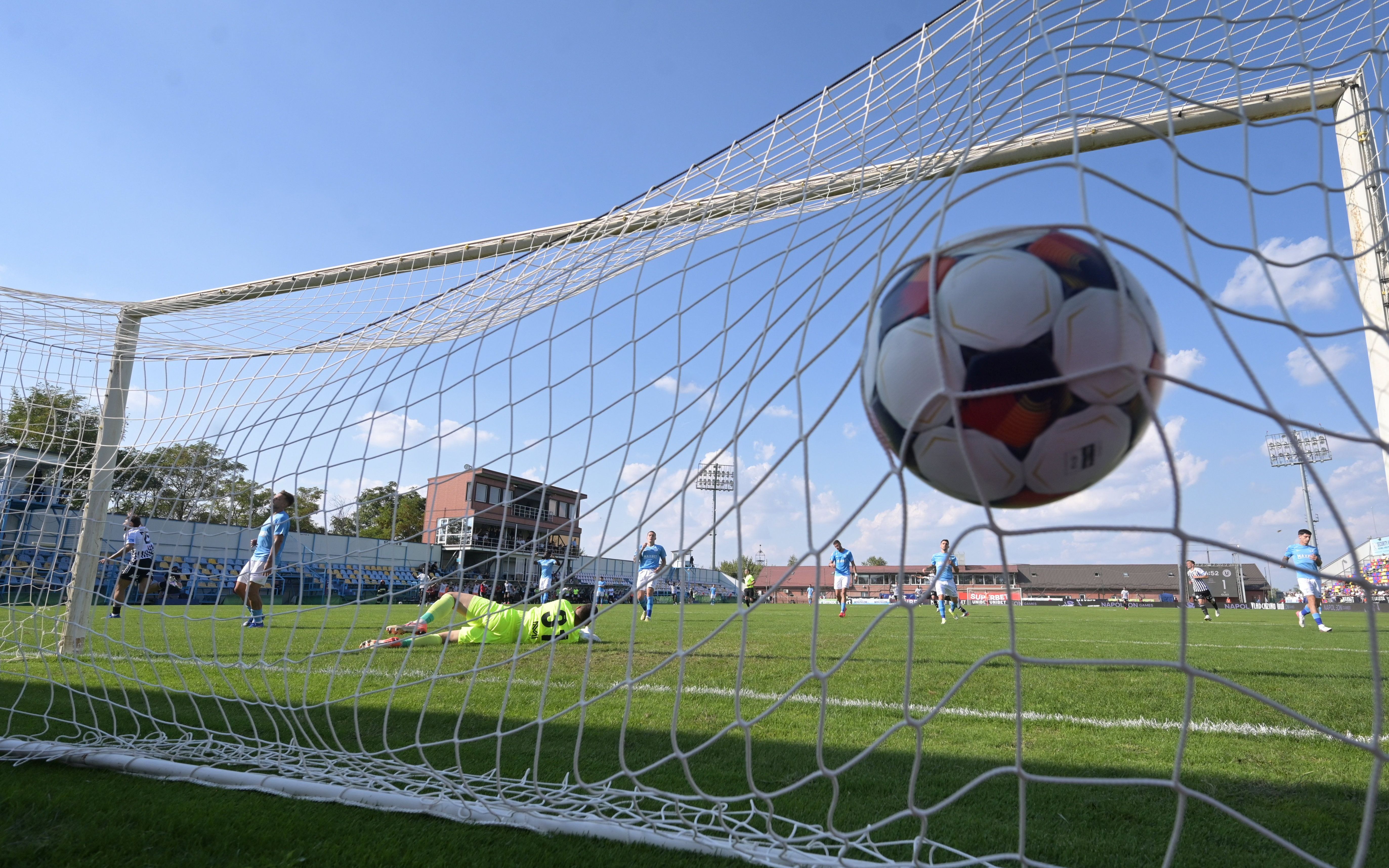 Clubul cu 1,5 milioane euro depozite și investiții bancare din Superliga bântuită de insolvență și sărăcie