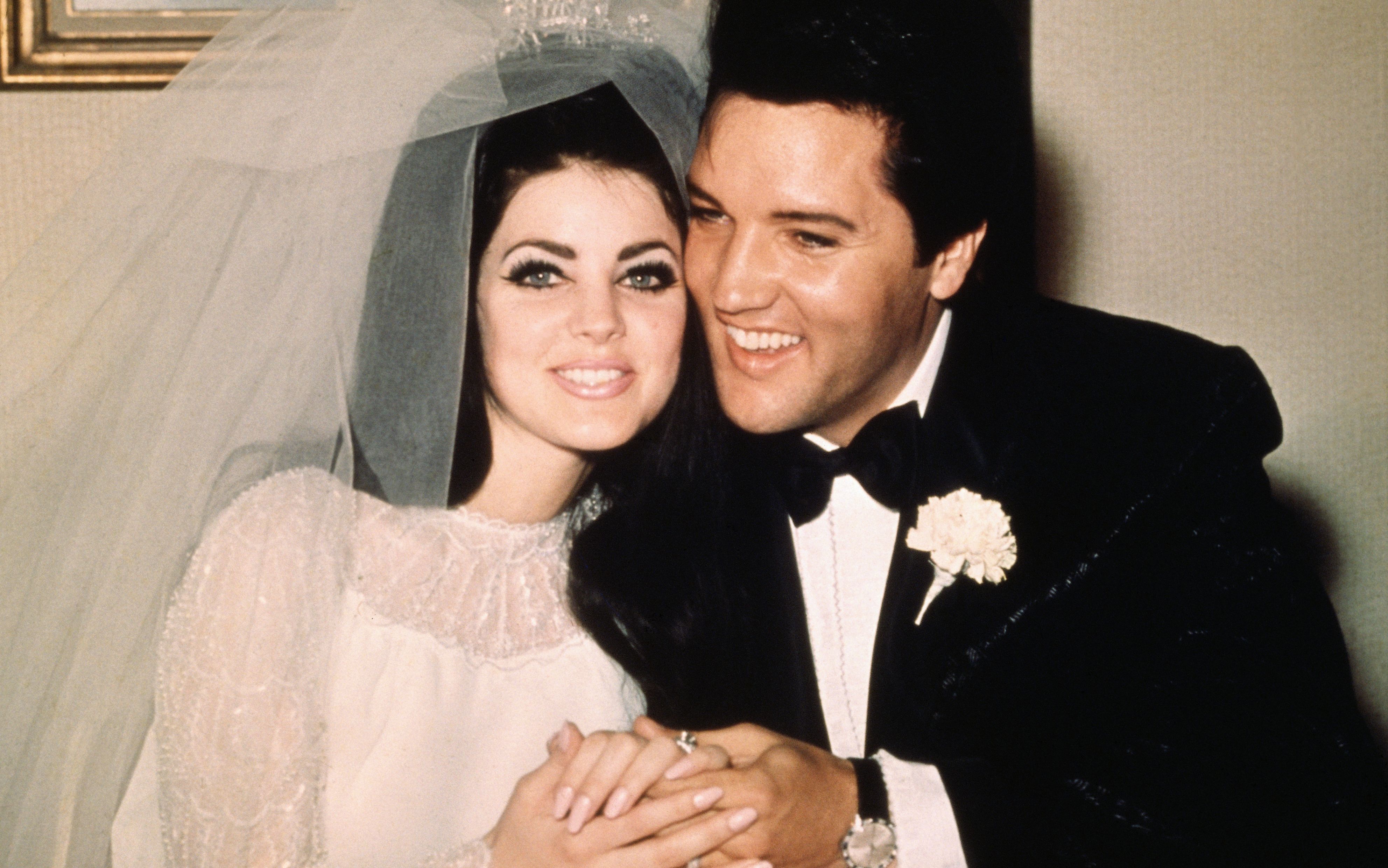 Nepoatele lui Elvis Presley au împlinit 18 ani. Uimitor cât de frumoase sunt gemenele Harper și Finley. Reacția fanilor: ”Ce ADN puternic”