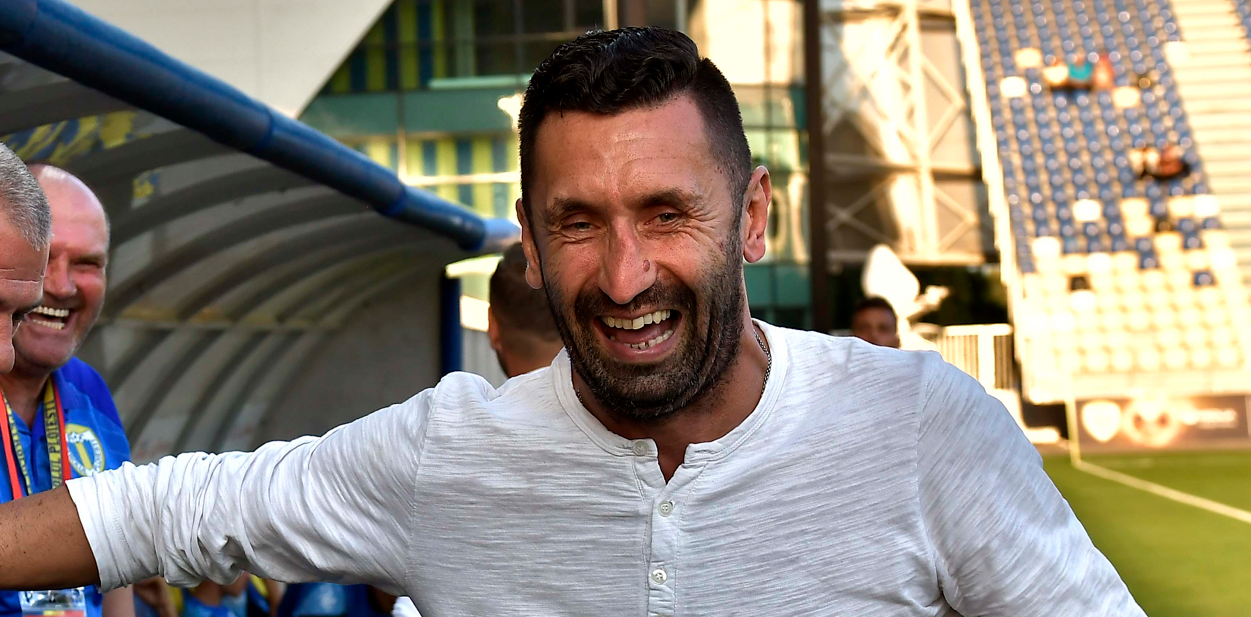 Gabriel Paraschiv a semnat!