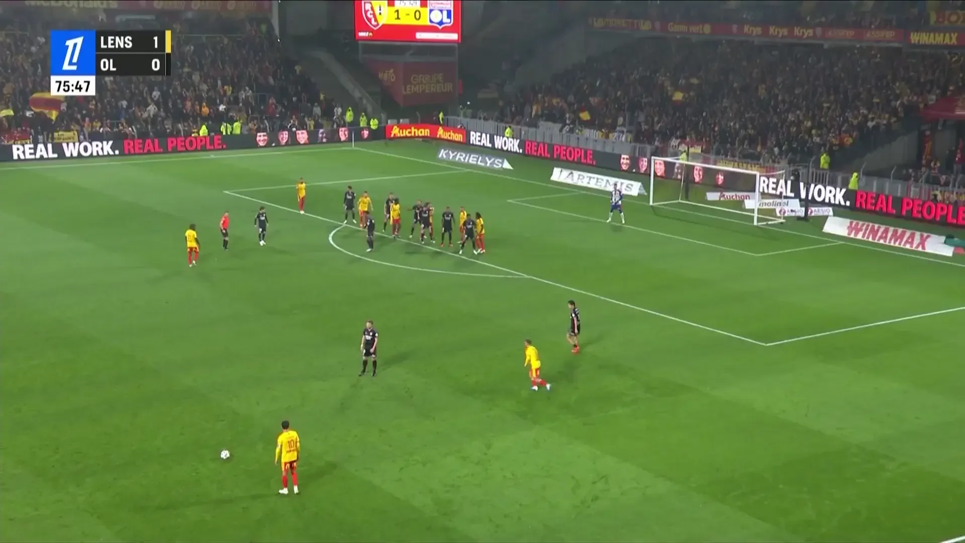 Lens - Lyon | GOOOL LENS! Udol scapă din marcaj și trimite cu capul pentru 2-0.