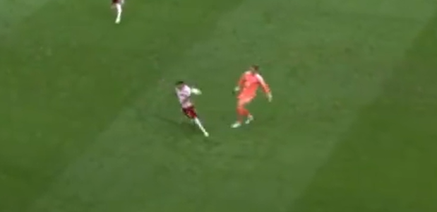 „Cred că e timpul să te retragi!” Manuel Neuer a primit gol în SECUNDA 5 după o gafă uriașă