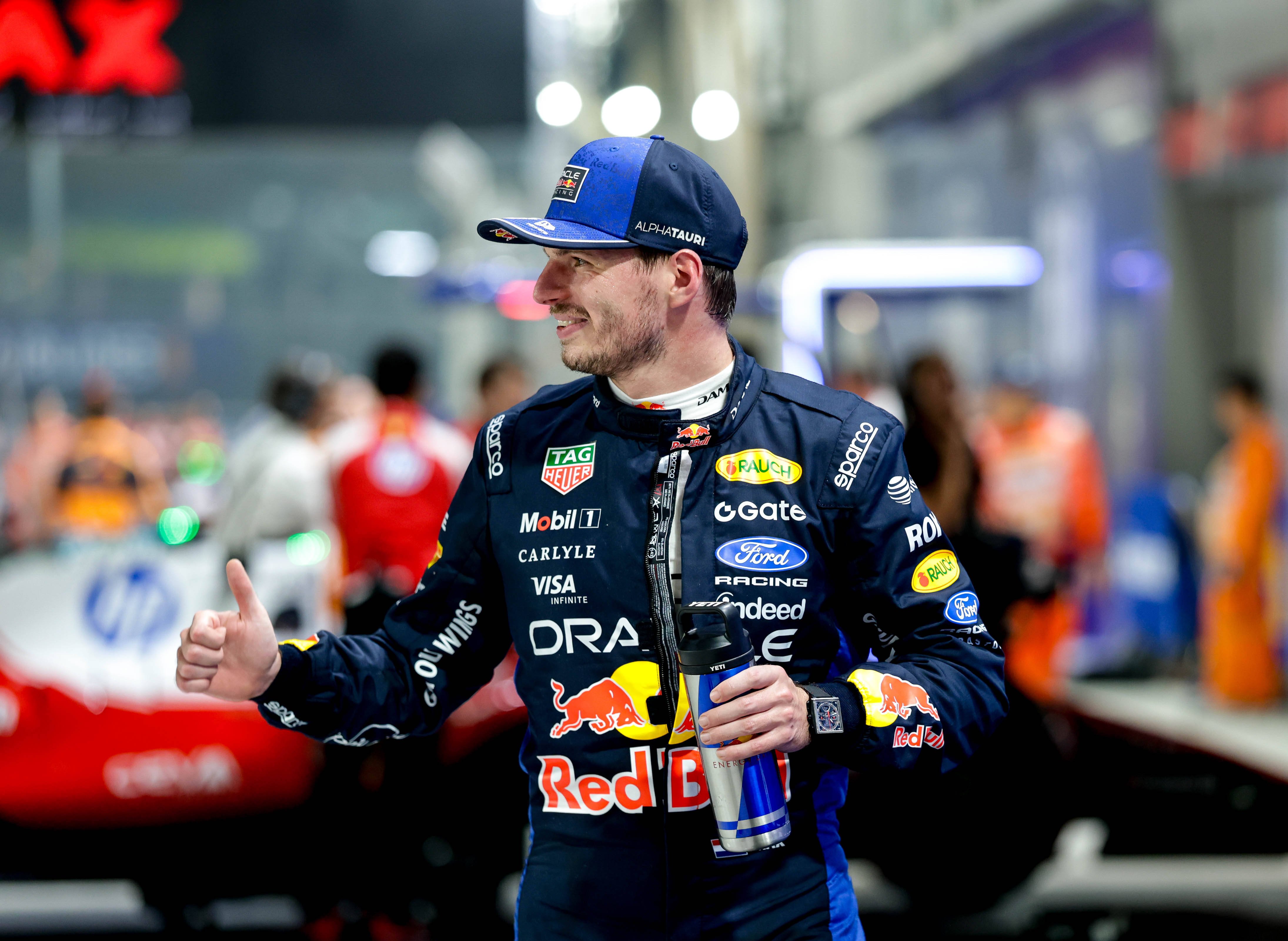 Max Verstappen a fost cel mai rapid în Singapore şi a obţinut al 50-lea pole position din carieră