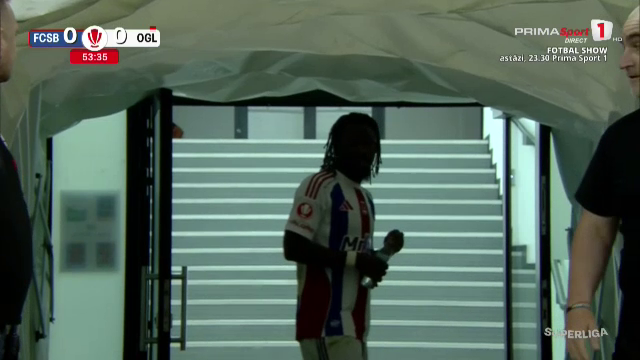Arbitrul s-a dus la VAR în FCSB - Oțelul și a luat o decizie rar întâlnită!