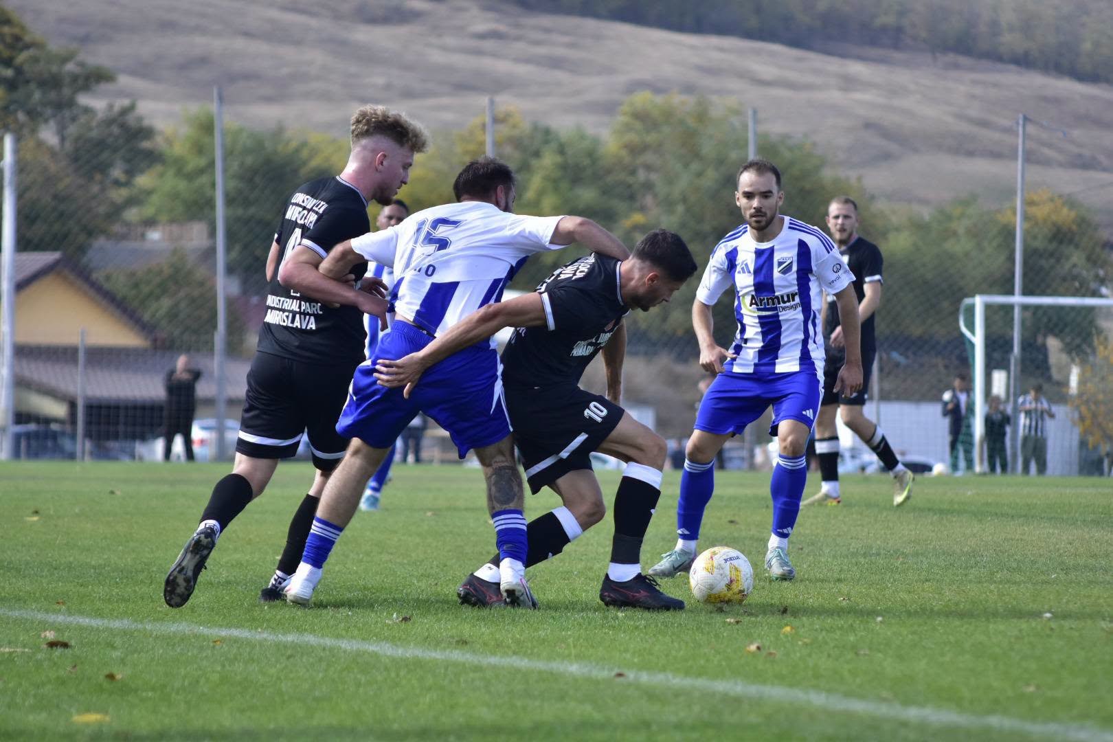 În România se întâmplă! 50 de lei biletul la un meci de Liga 4: „Să trăiască domn' primar!”