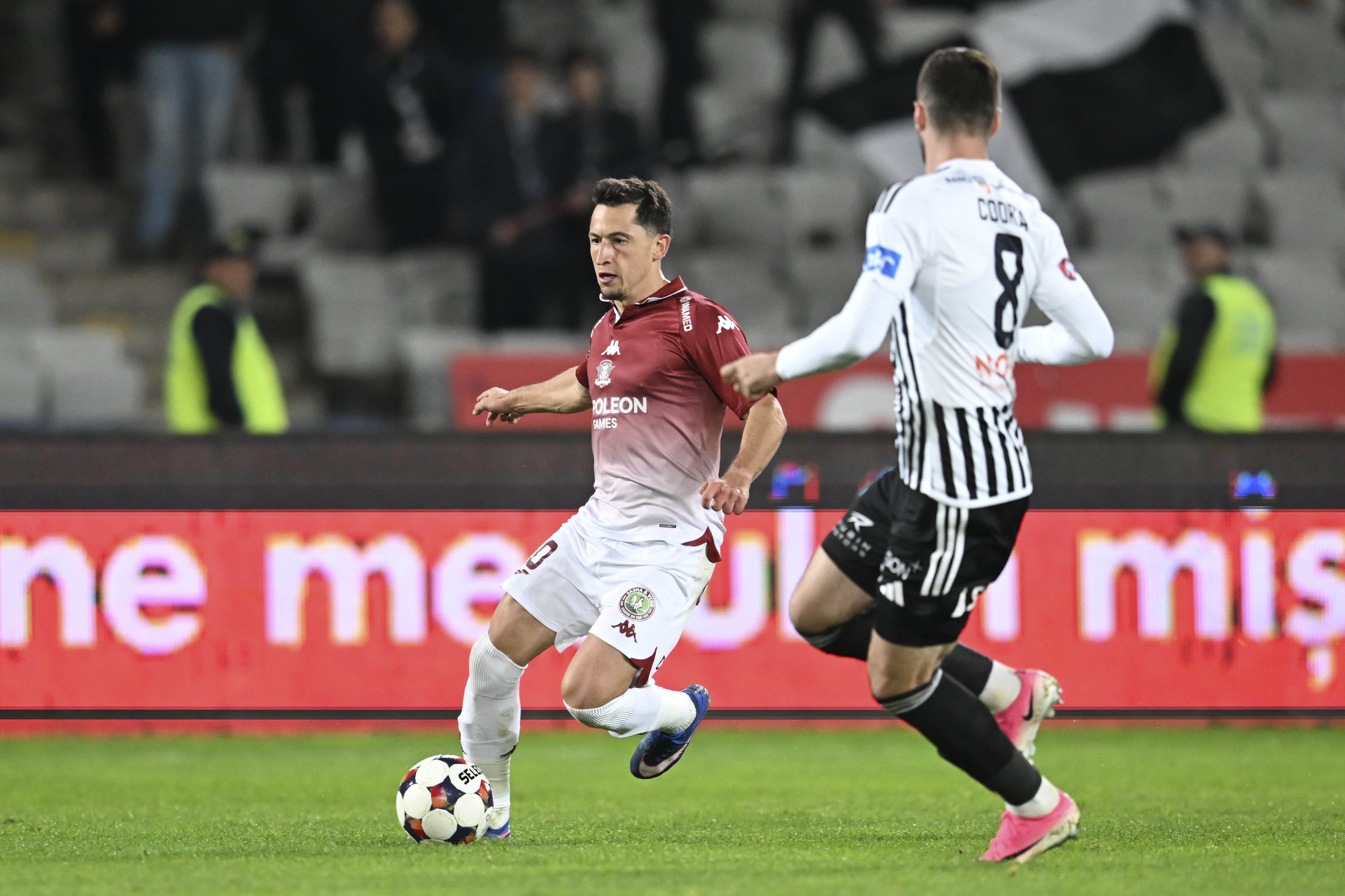 De ce l-a ținut Hagi rezervă pe Moruțan? Caramavrov îl propune titular la națională pe jucătorul Rapidului