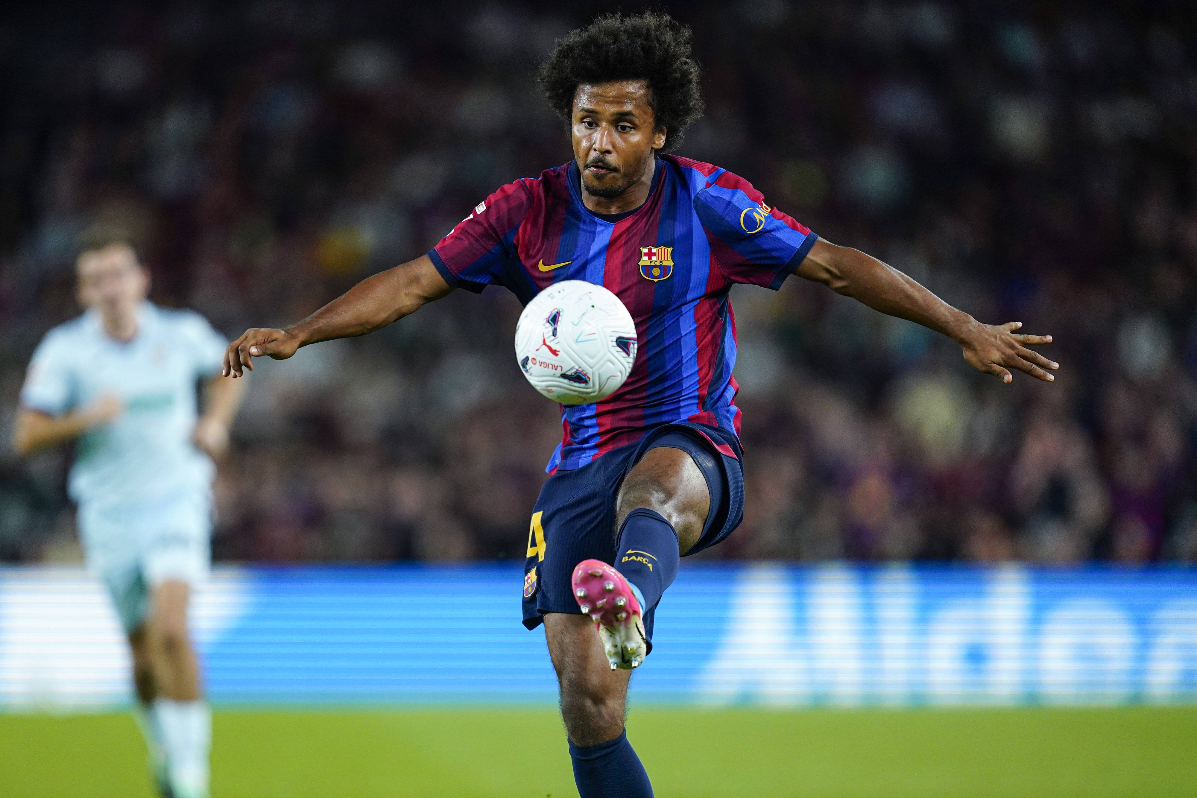 FC Barcelona, Bayern Munchen, Arsenal, Manchester United sau PSV Eindhoven cu Dennis Man joacă azi în Champions League!