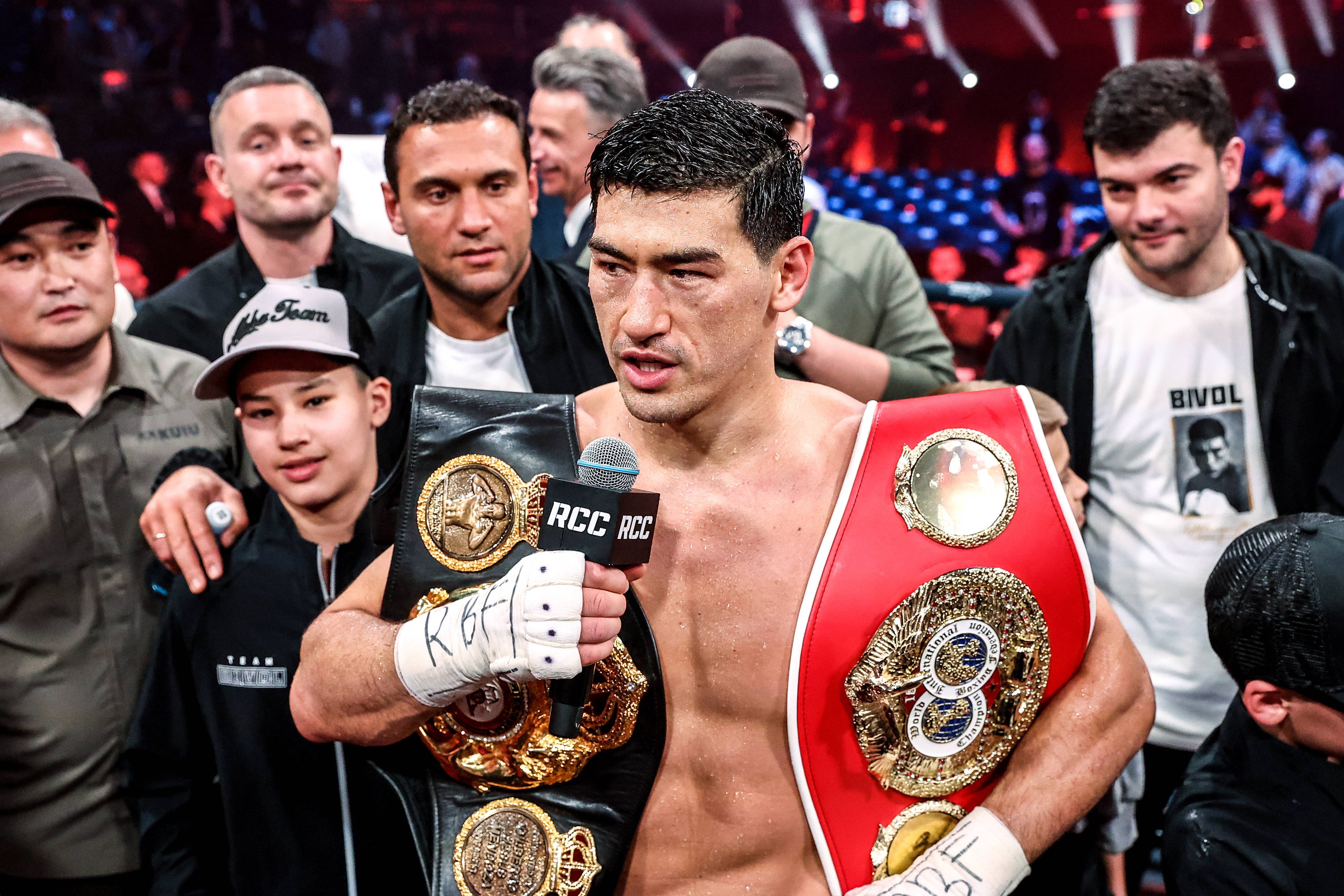 Dmitry Bivol, campionul mondial absolut cu origini românești, îşi va apăra titlurile mondiale la semigrea în Rusia!