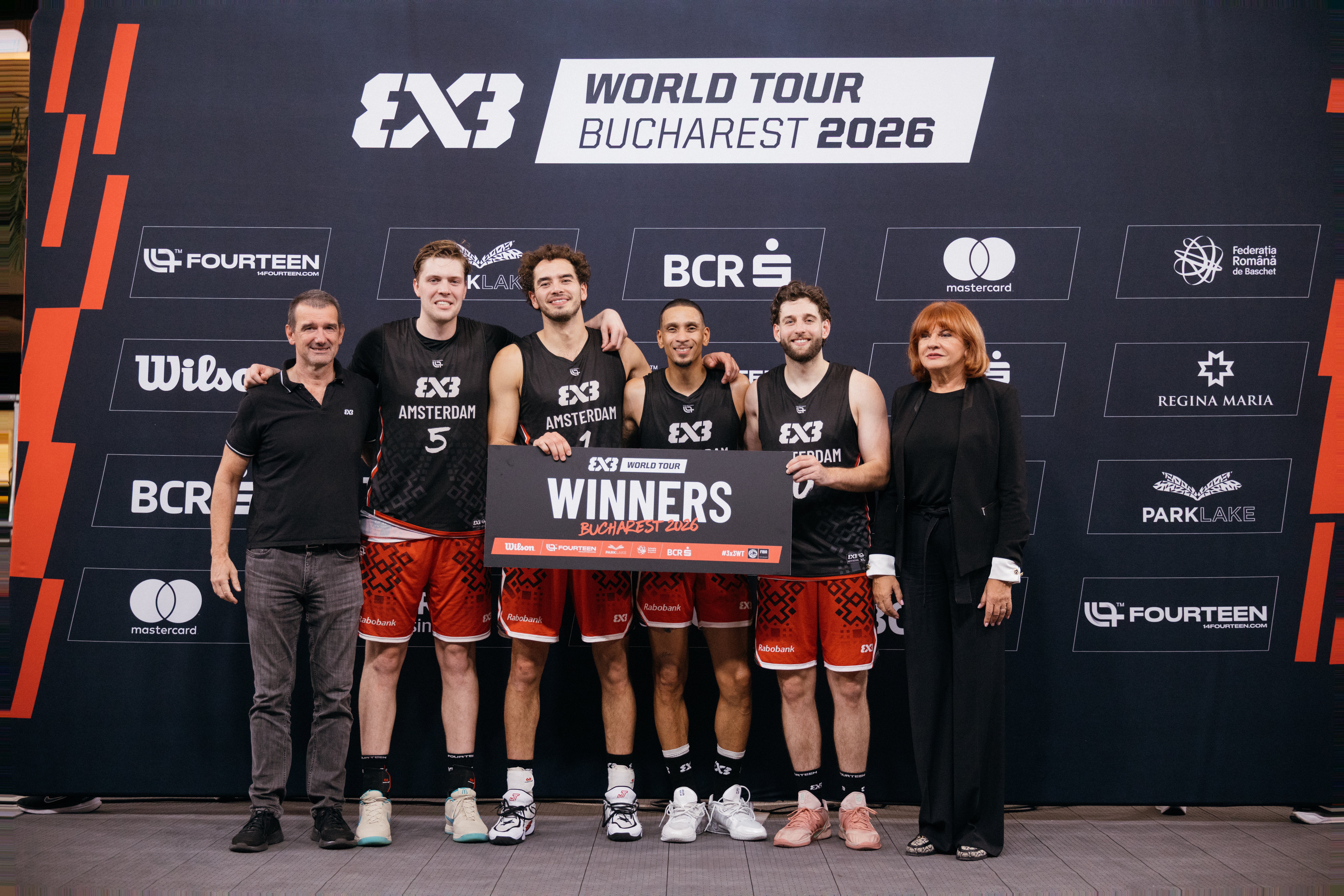 Un campion olimpic de baschet 3x3 a făcut spectacol în ParkLake Shopping Center: Worthy deJong, MVP în succesul echipei Amsterdam la București