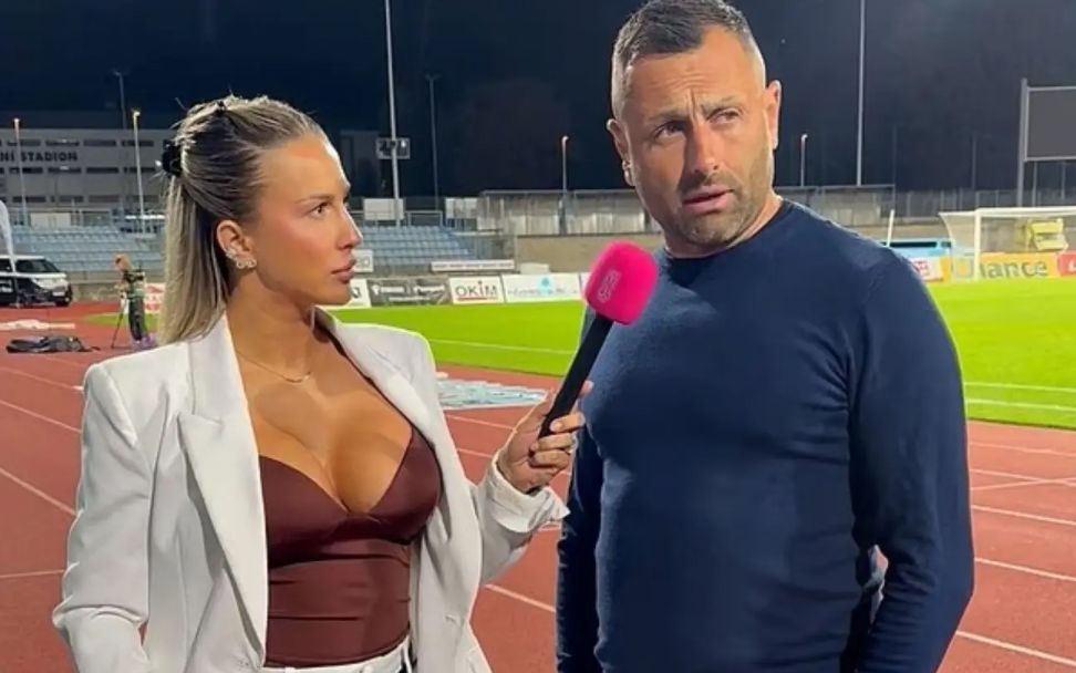 Cine este Sabina, jurnalista care a devenit virală după un interviu cu un antrenor de fotbal: „E un erou! Autocontrol la nivel maxim”