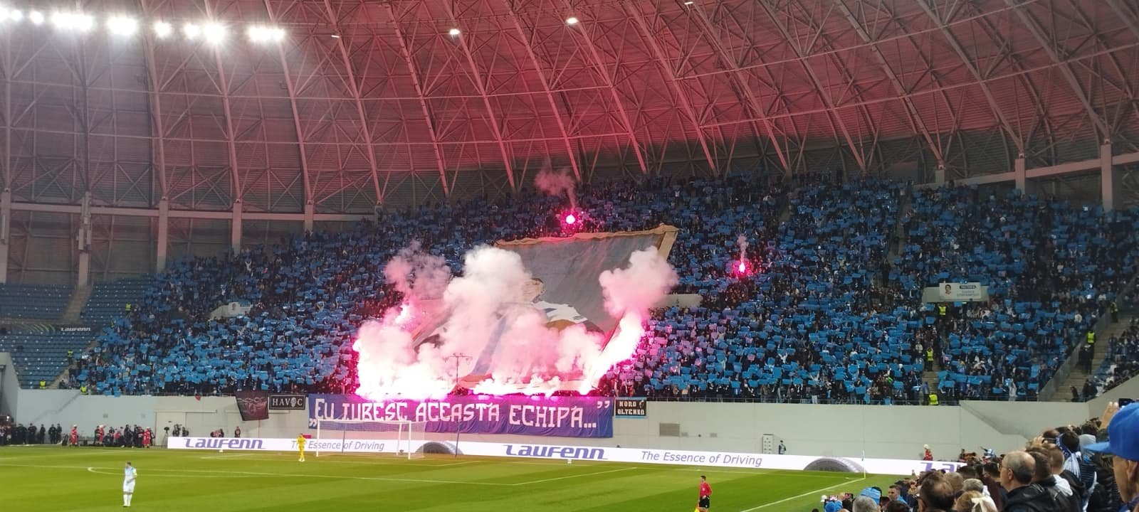 Fanii olteni au făcut spectacol la Universitatea Craiova - Getafe. Scenografia dedicată unei legende