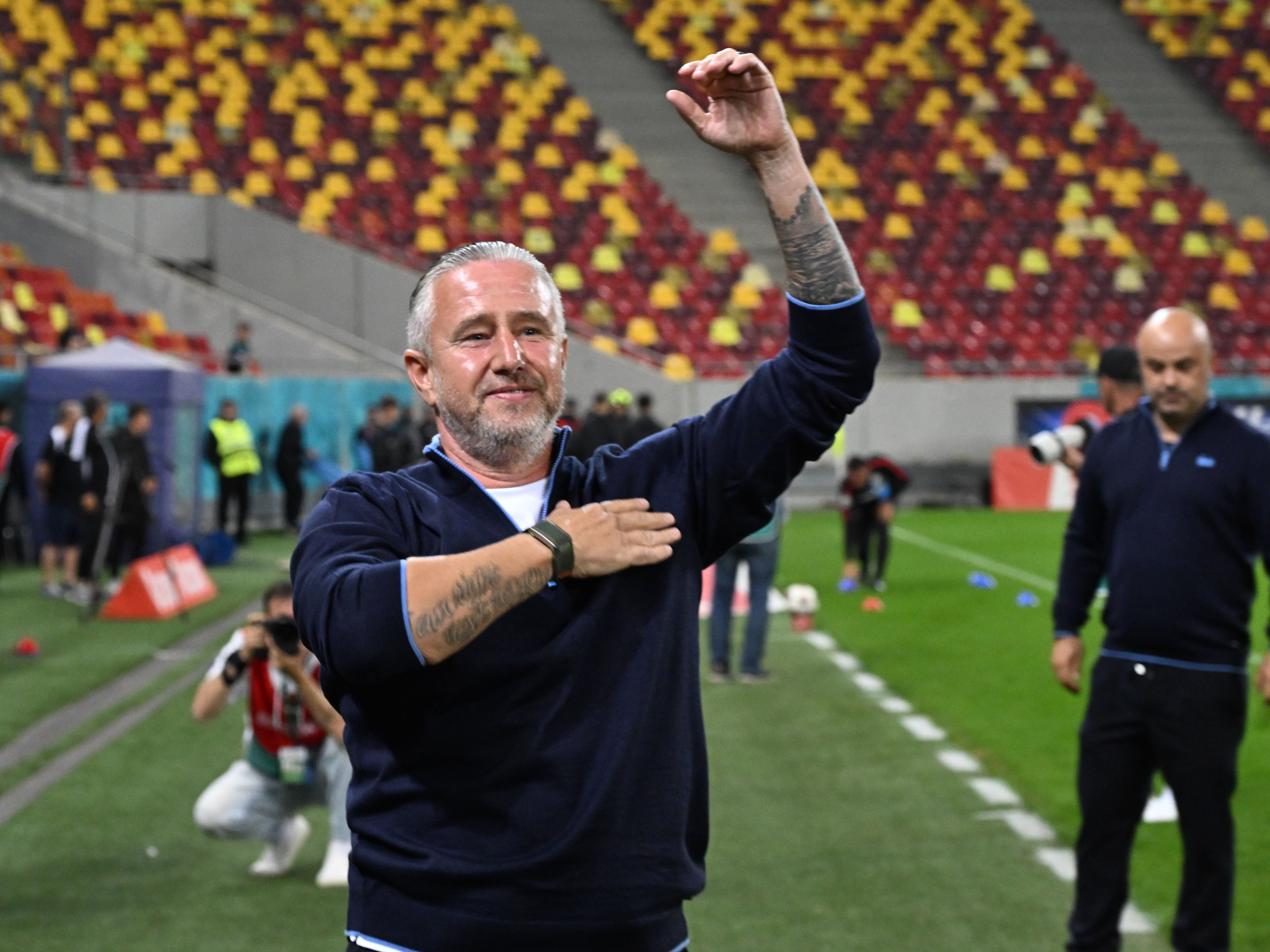 Noul căpitan cerut la FCSB după deciziile lui Reghecampf: "E ciudat să fie Muhar sau Drăguș"