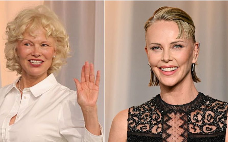 Zici că merge să mulgă vacile!" Pamela Anderson, ridiculizată pentru ținuta "demodată", în timp ce Charlize Theron a fost criticată pentru că a lăsat prea multă piele la vedere
