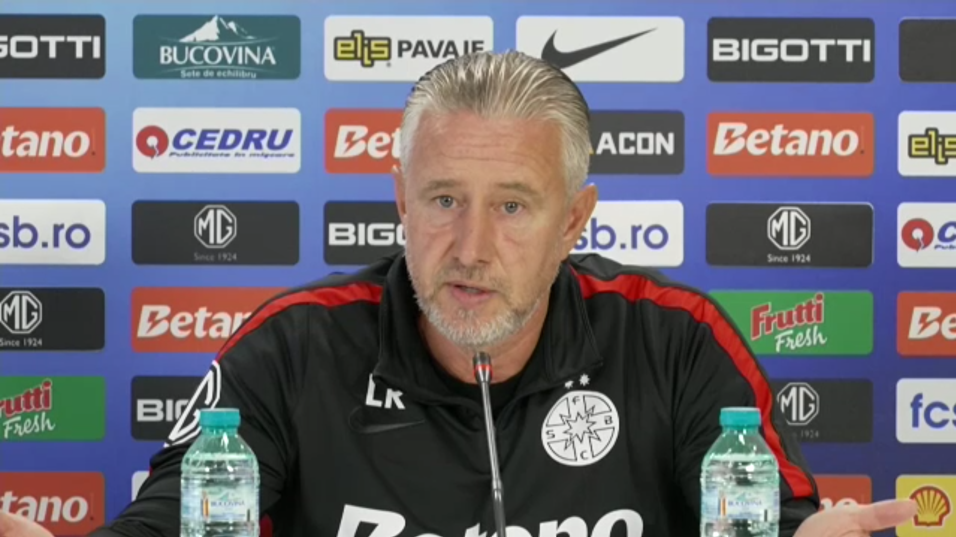 Reghecampf, discurs manifest despre rivalele din Superliga: "Vreți să vă dau exemple? Facem pe proștii?"