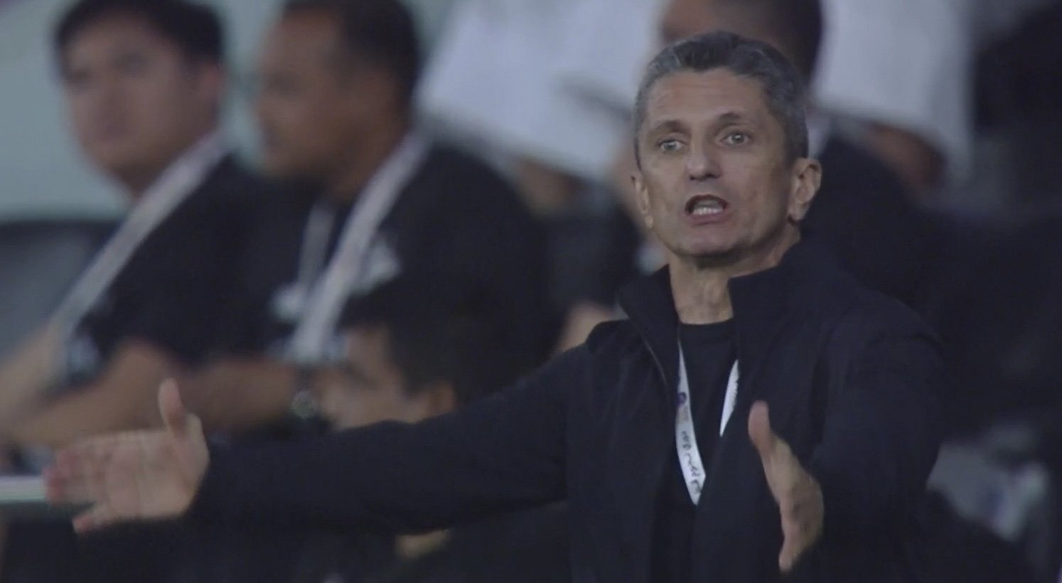 „Furie și indignare“: Răzvan Lucescu, martor la un horror fotbalistic, riscă să fie dat afară!