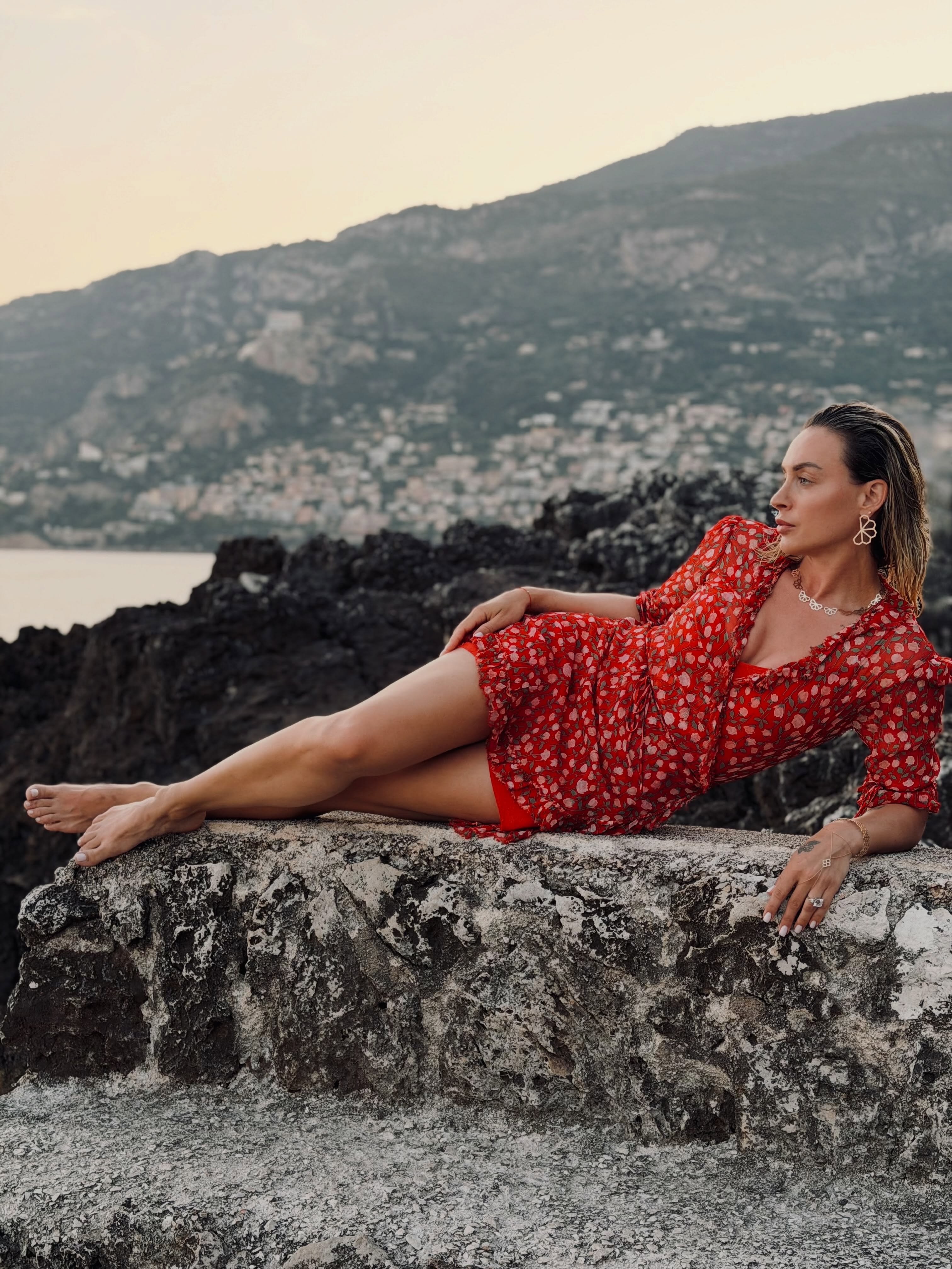 De la „strivit” mingi de tenis la scris cărți, afaceri și modeling: Ana Bogdan și-a găsit ocupație după retragere
