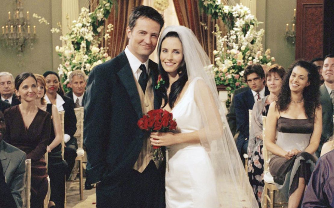 Sora lui Matthew Perry, dezvăluire dureroasă din culisele nunții dintre Monica și Chandler, în serialul ”Friends”