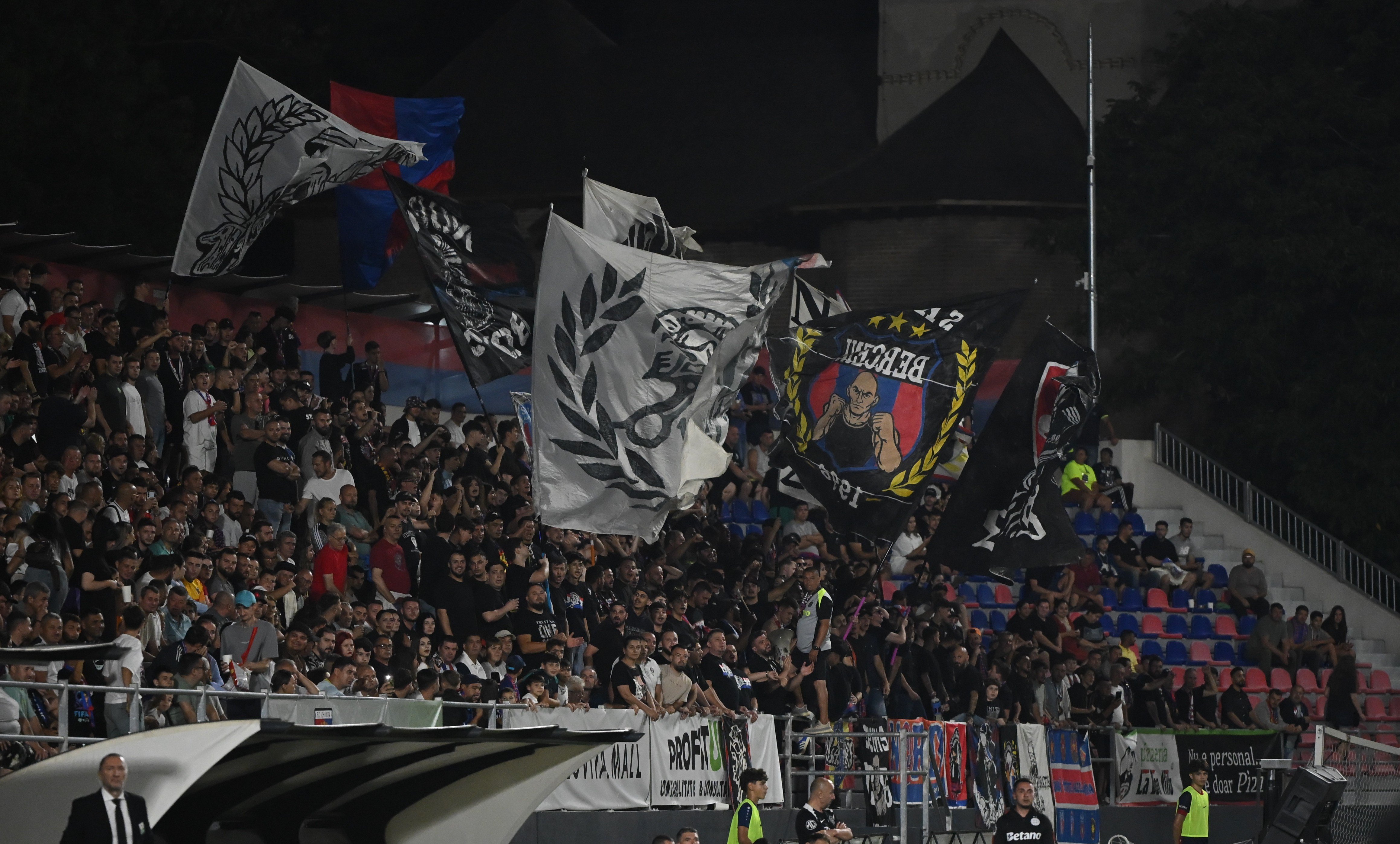 Record la FCSB - Rapid? Câți fani sunt așteptați la marele derby din Superliga: „Tu, de ce stai acasă?”