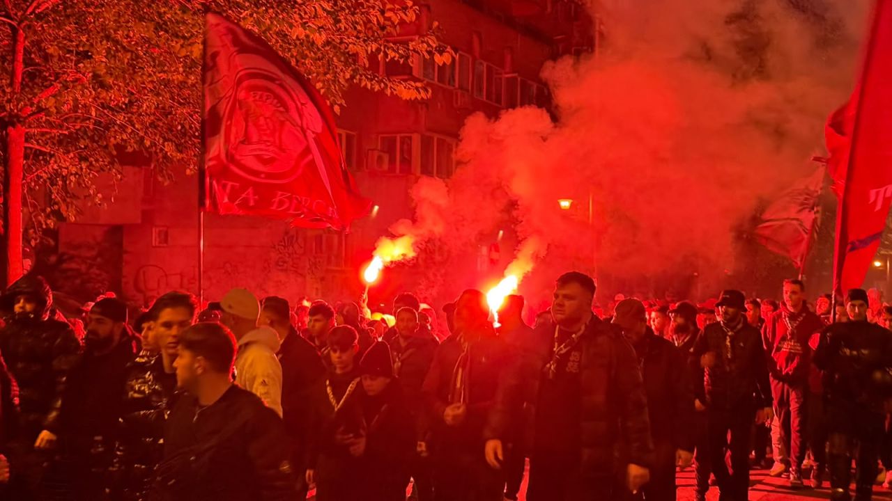 Galeria Rapidului aprinde derby-ul cu FCSB! Ce au făcut „alb-vișiniii”
