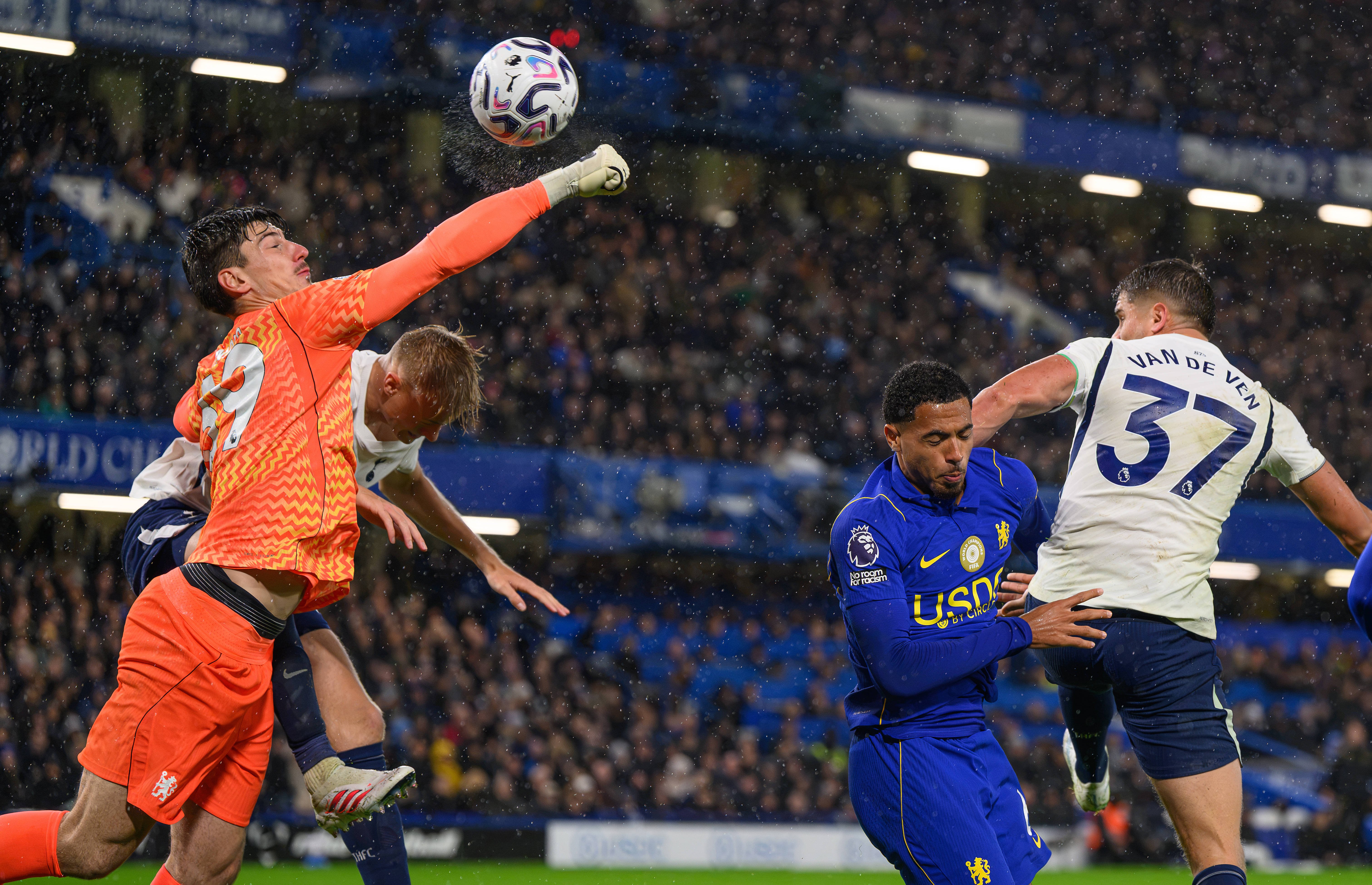 Xabi Alonso și-a găsit cu greu cuvintele după autogolul bizar din Chelsea - Tottenham: "Totul s-a decis atunci"