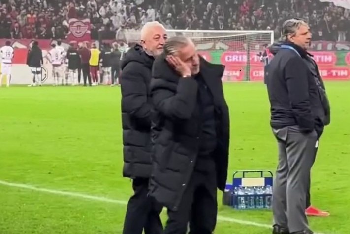 "La somn!" Gestul făcut de Reghecampf după ce FCSB a spulberat Rapid în derby