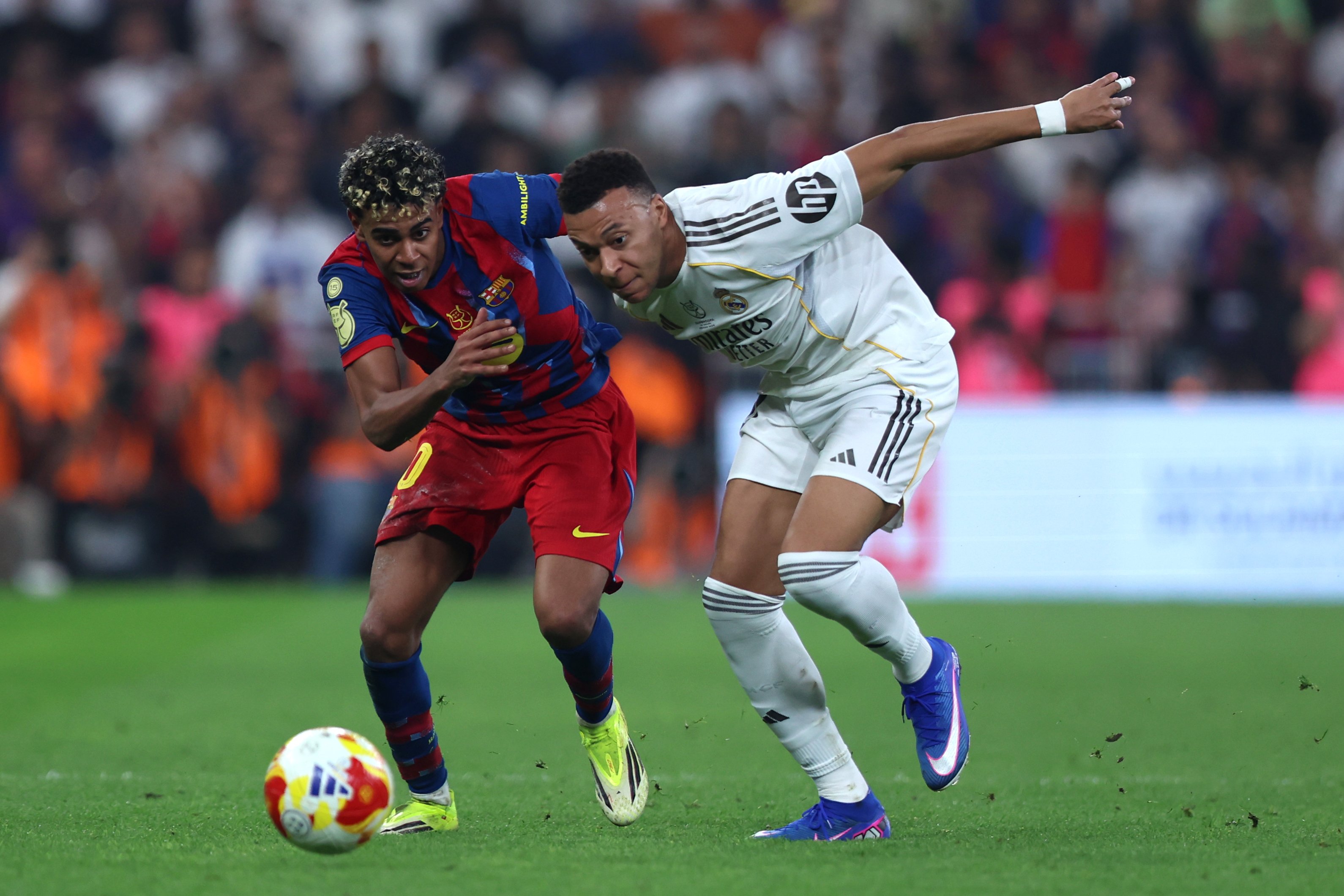 Prețul incredibil la care poate ajunge un bilet la Barcelona - Real Madrid!