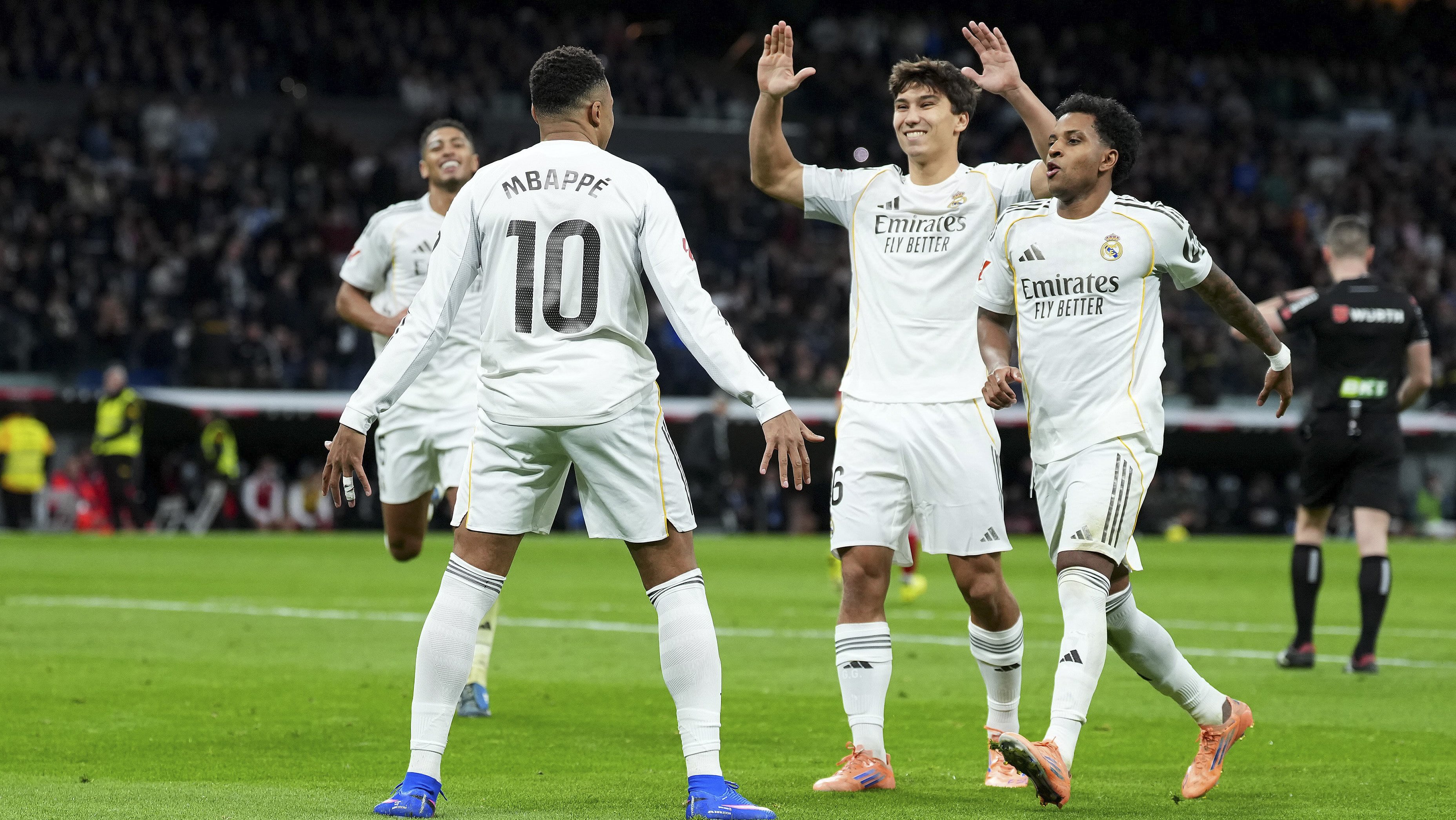 Inamicul publicului pe Camp Nou: jucătorul Realului care a „găurit“ Barcelona pe unde a prins-o