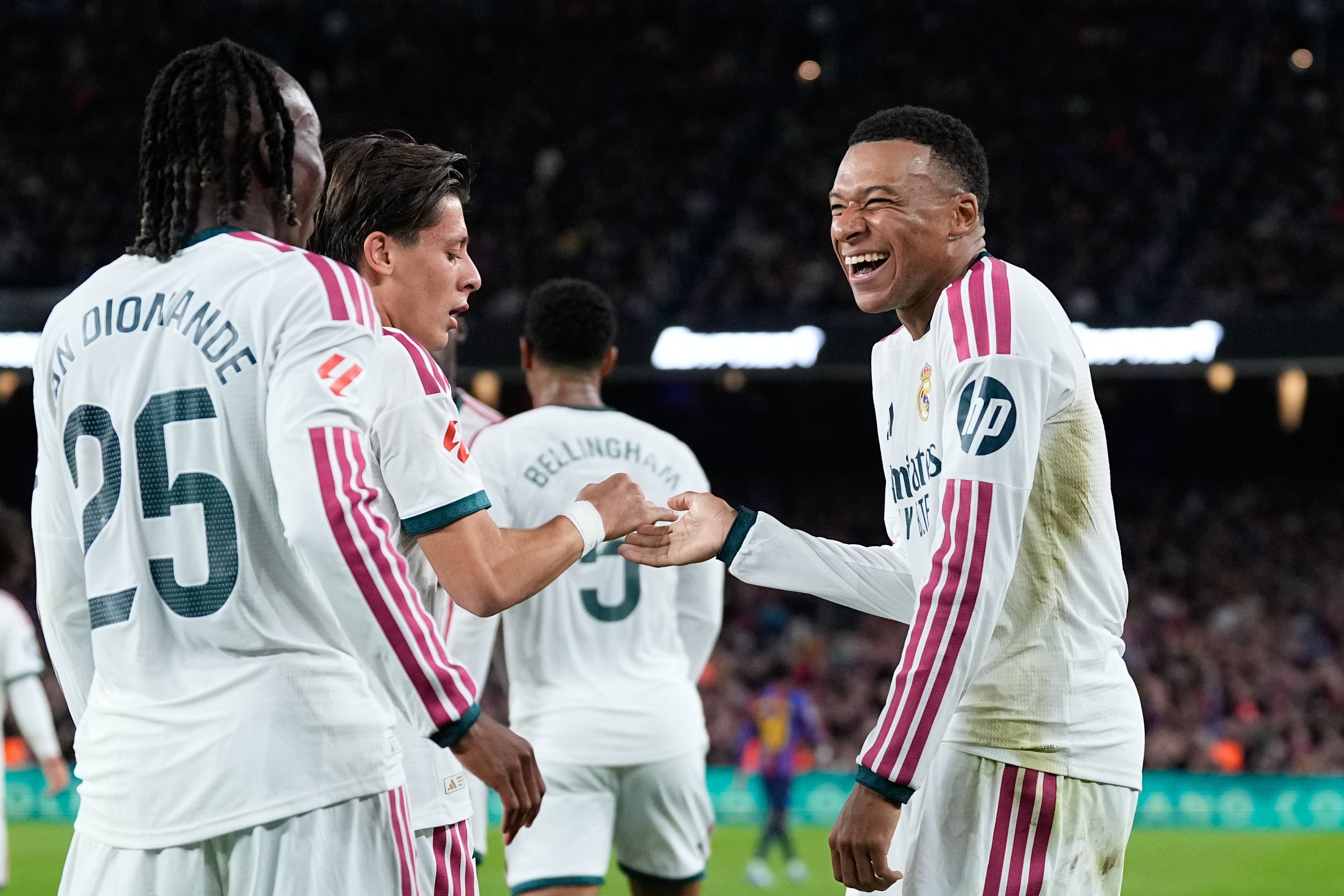 Real Madrid, triumf în El Clasico! Mbappe și Mourinho au pus la respect echipa perfectă a Barcelonei