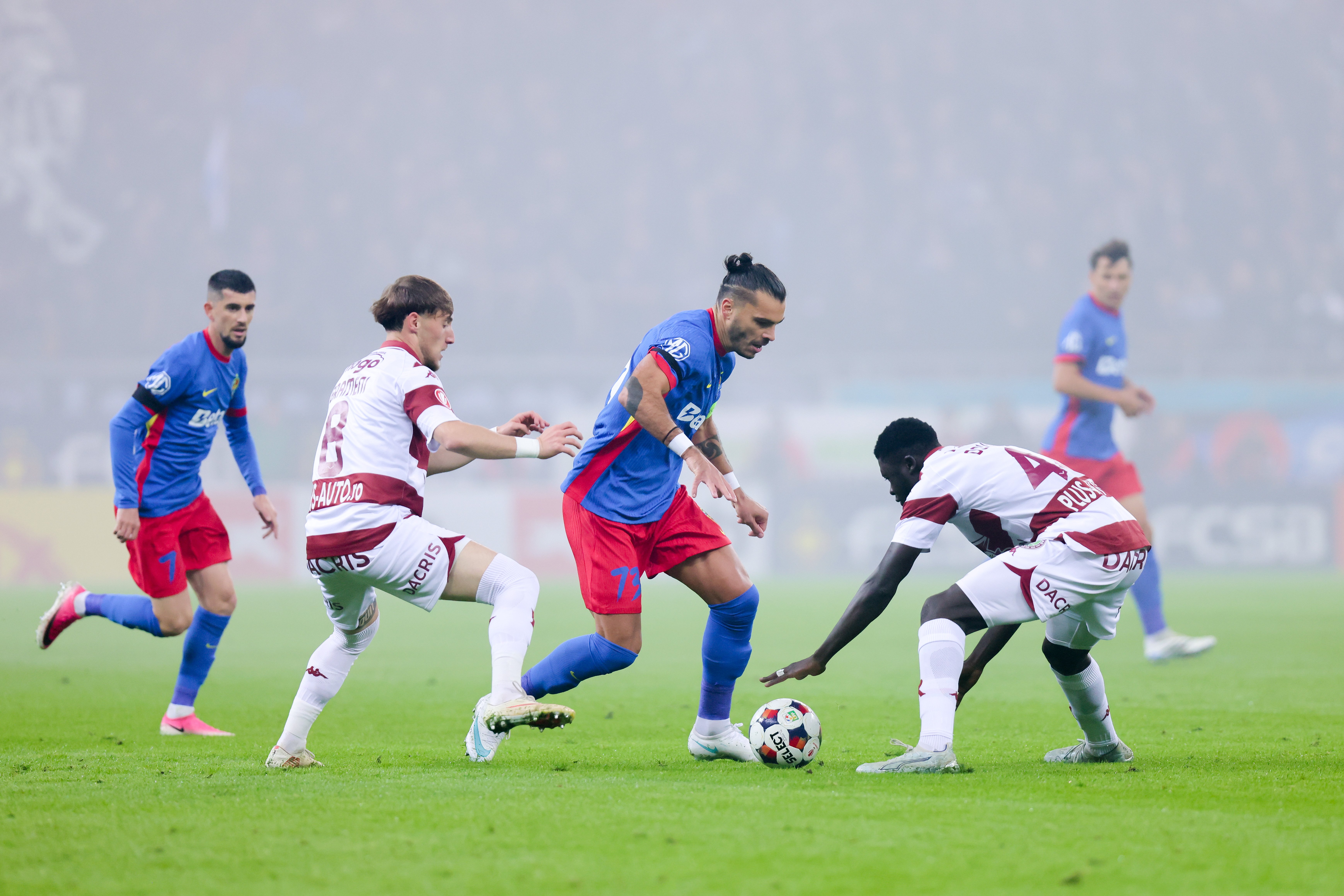 Lupta la titlu în Superliga României. Întrebările care macină. Caramavrov analizează candidatele la câștigarea campionatului
