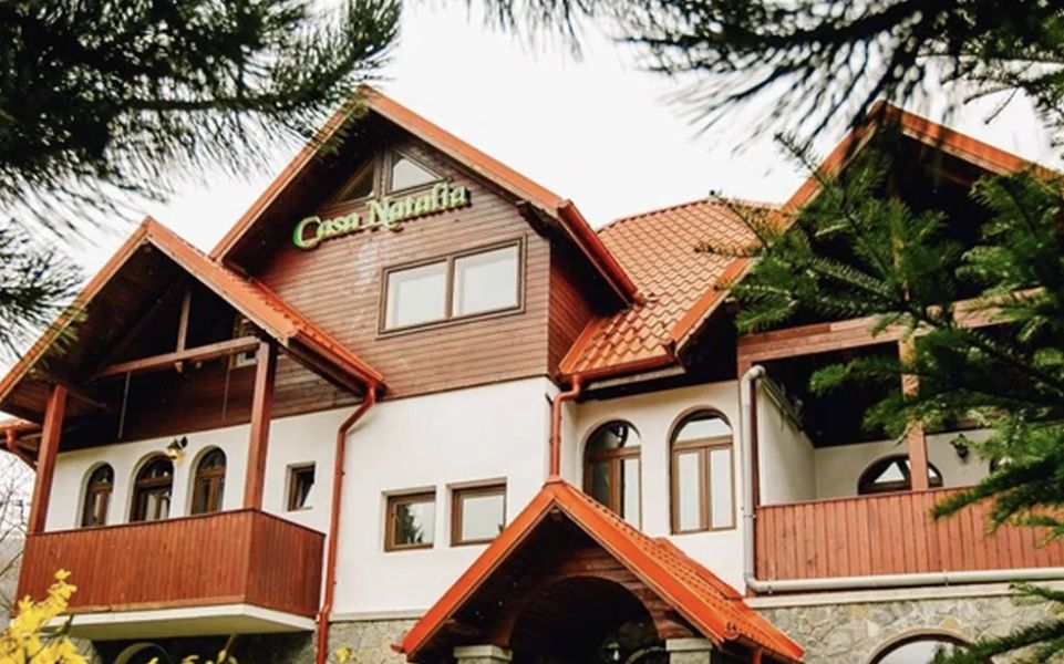 Cornel Dinu și-a scos la vânzare conacul din Sinaia. Cere 585.000 de euro pentru vila cu 6 camere și 7 băi