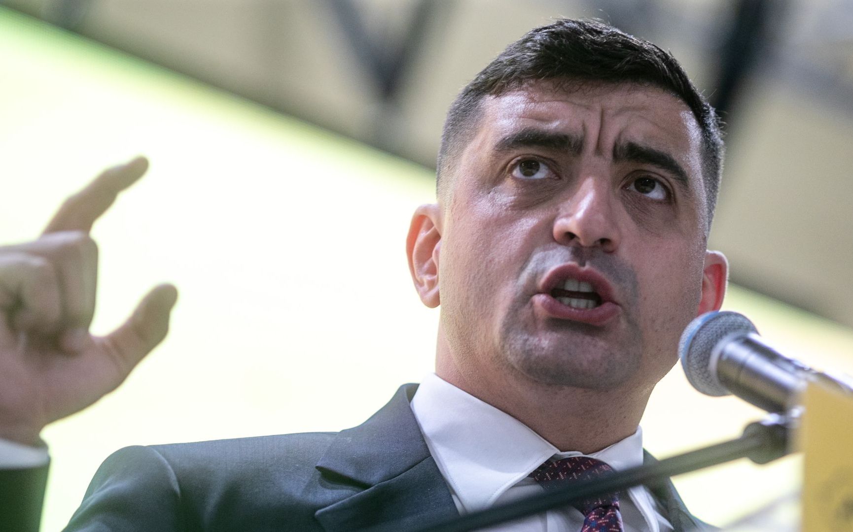 George Simion anunță proteste de stradă după ce judecătorii au decis prelungirea arestului preventiv pentru Călin Georgescu