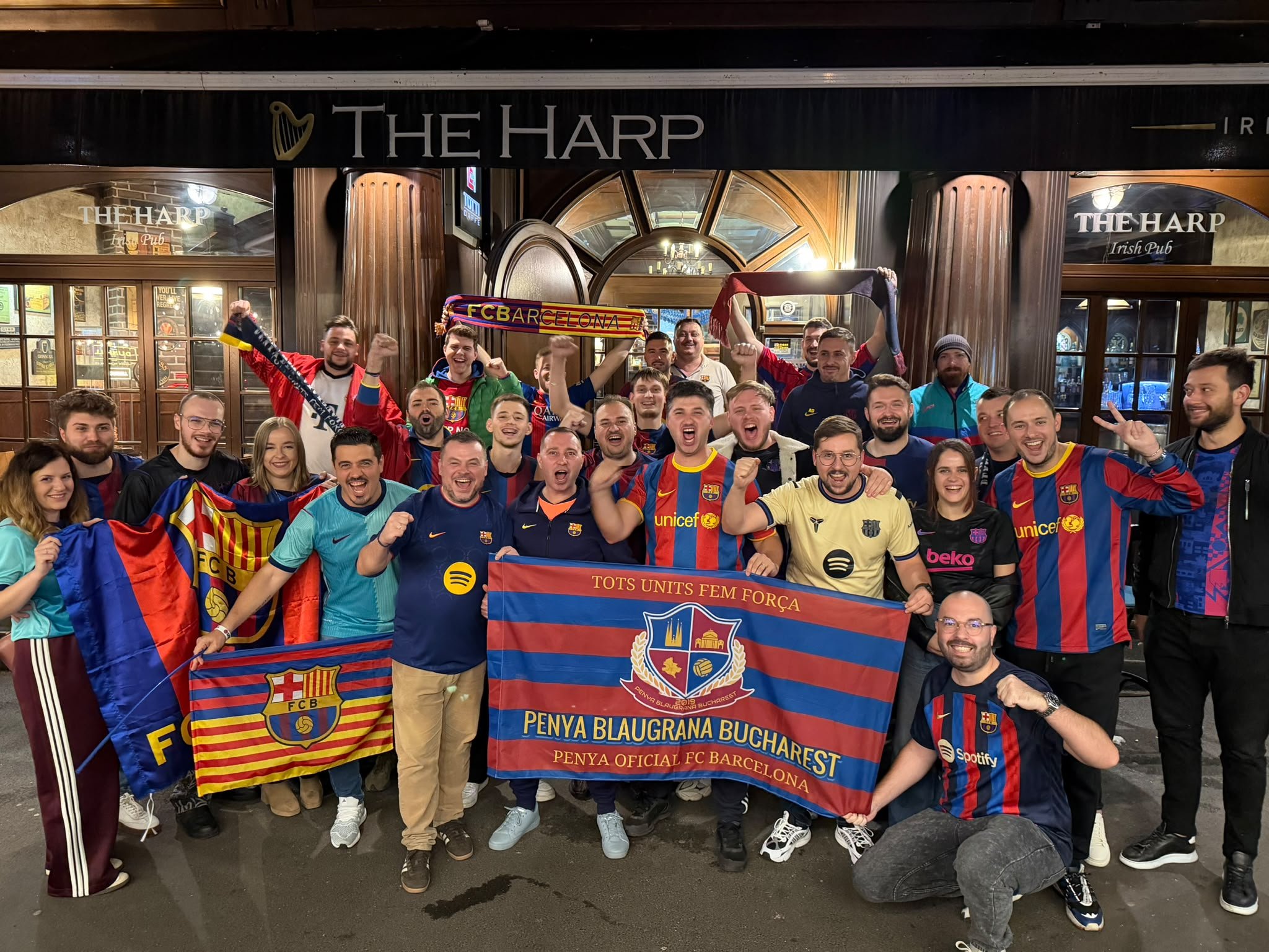 Penya Blaugrana Bucharest, echipa de suporteri români a Barcelonei! Omul din spatele fan clubului + Întâlnirea cu echipa de handbal a catalanilor